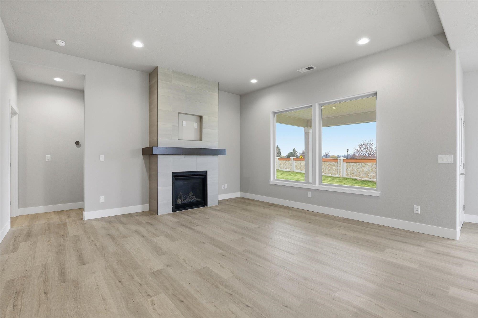 Deer Park, Washington, 99006, United States, 3 Bedrooms Bedrooms, ,2 BathroomsBathrooms,Residential,For Sale,1994775