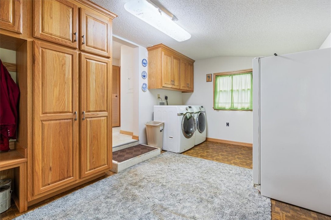 Anderson, Missouri, 64831, United States, 3 Bedrooms Bedrooms, ,2 BathroomsBathrooms,Residential,For Sale,1866248