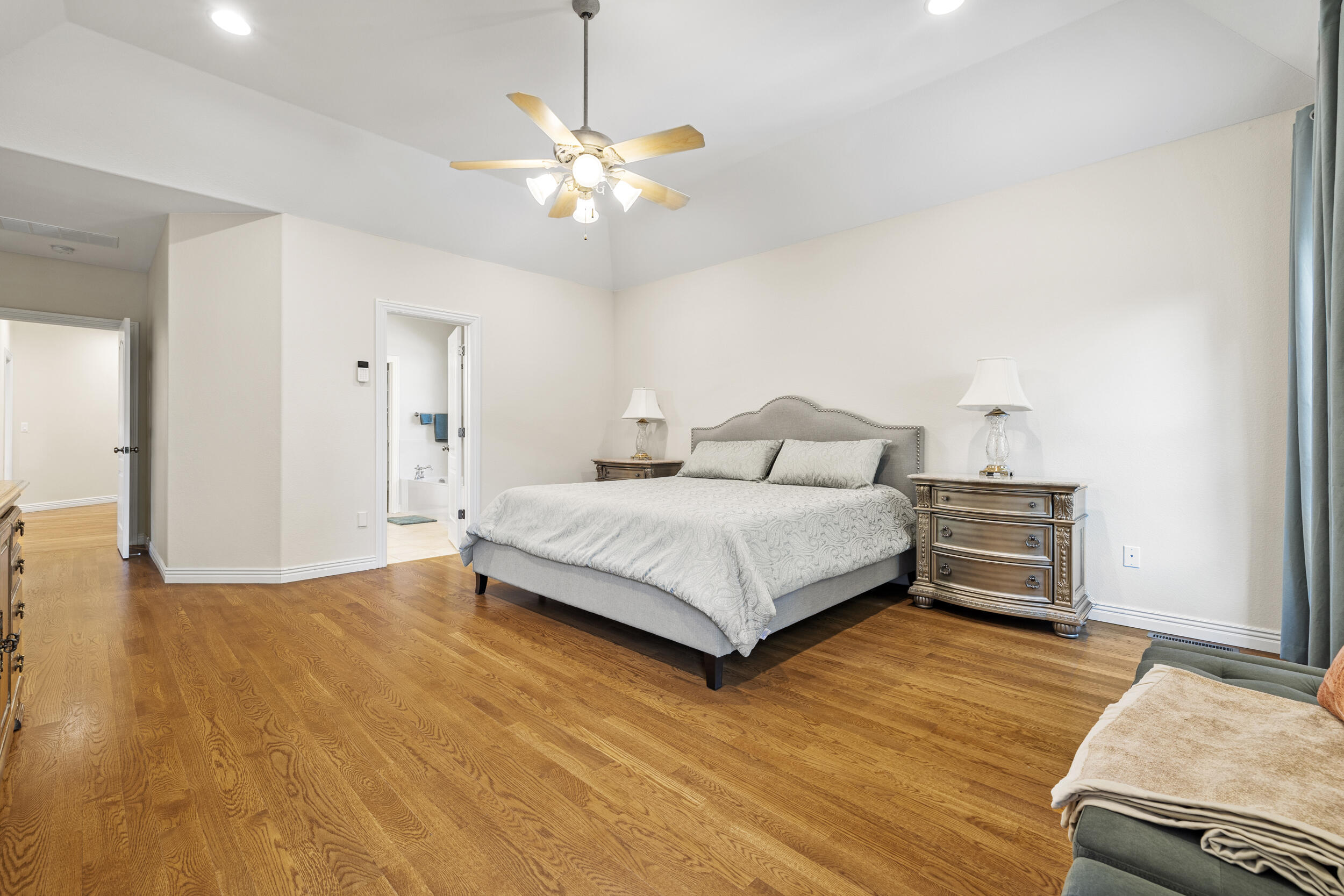 Kimberling City, Missouri, 65686, United States, 5 Bedrooms Bedrooms, ,4 BathroomsBathrooms,Residential,For Sale,1883483