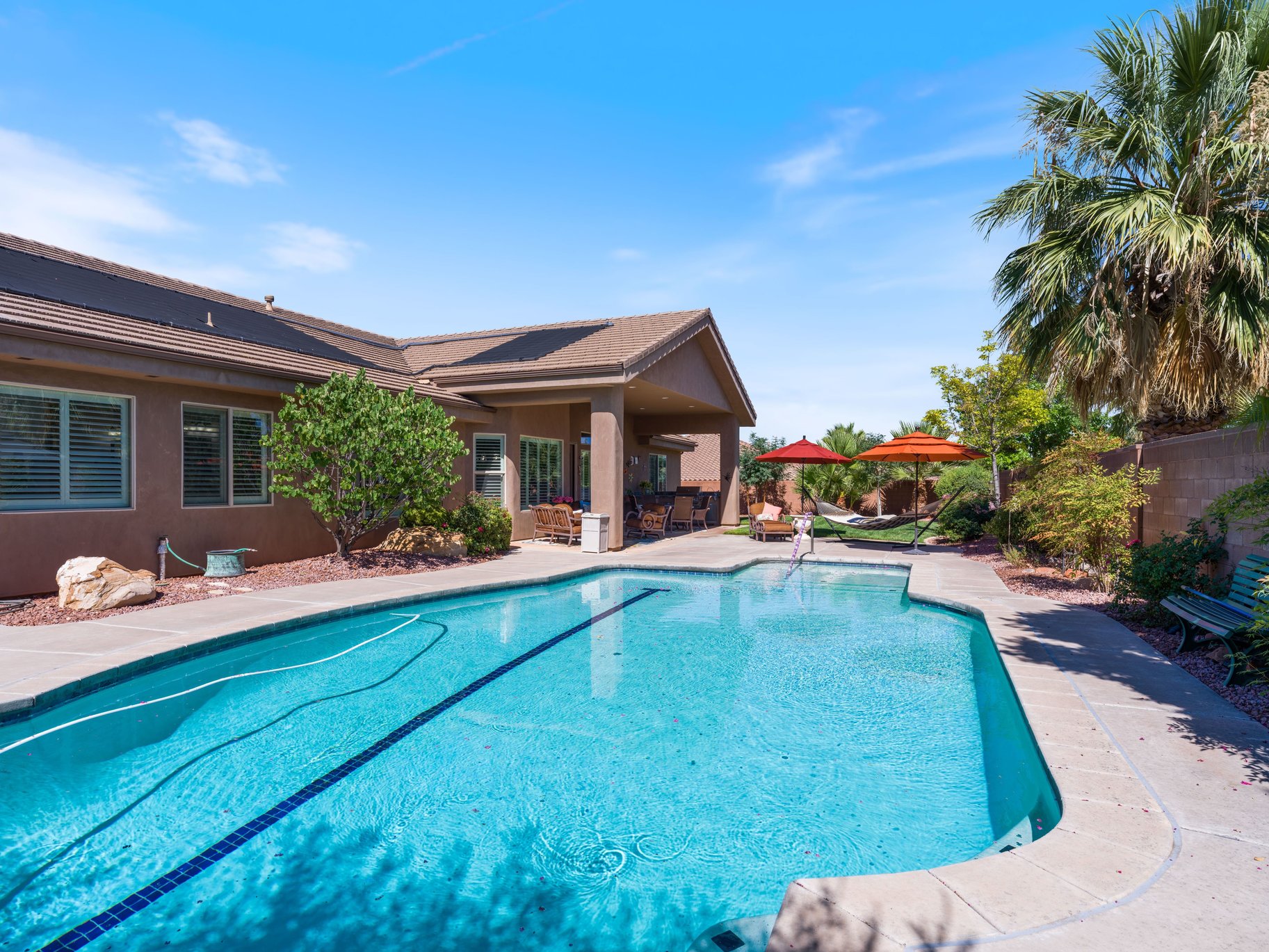  Single-Level Living with Private Pool & Rare 6-Car Garage in Green Springs - 物件實景