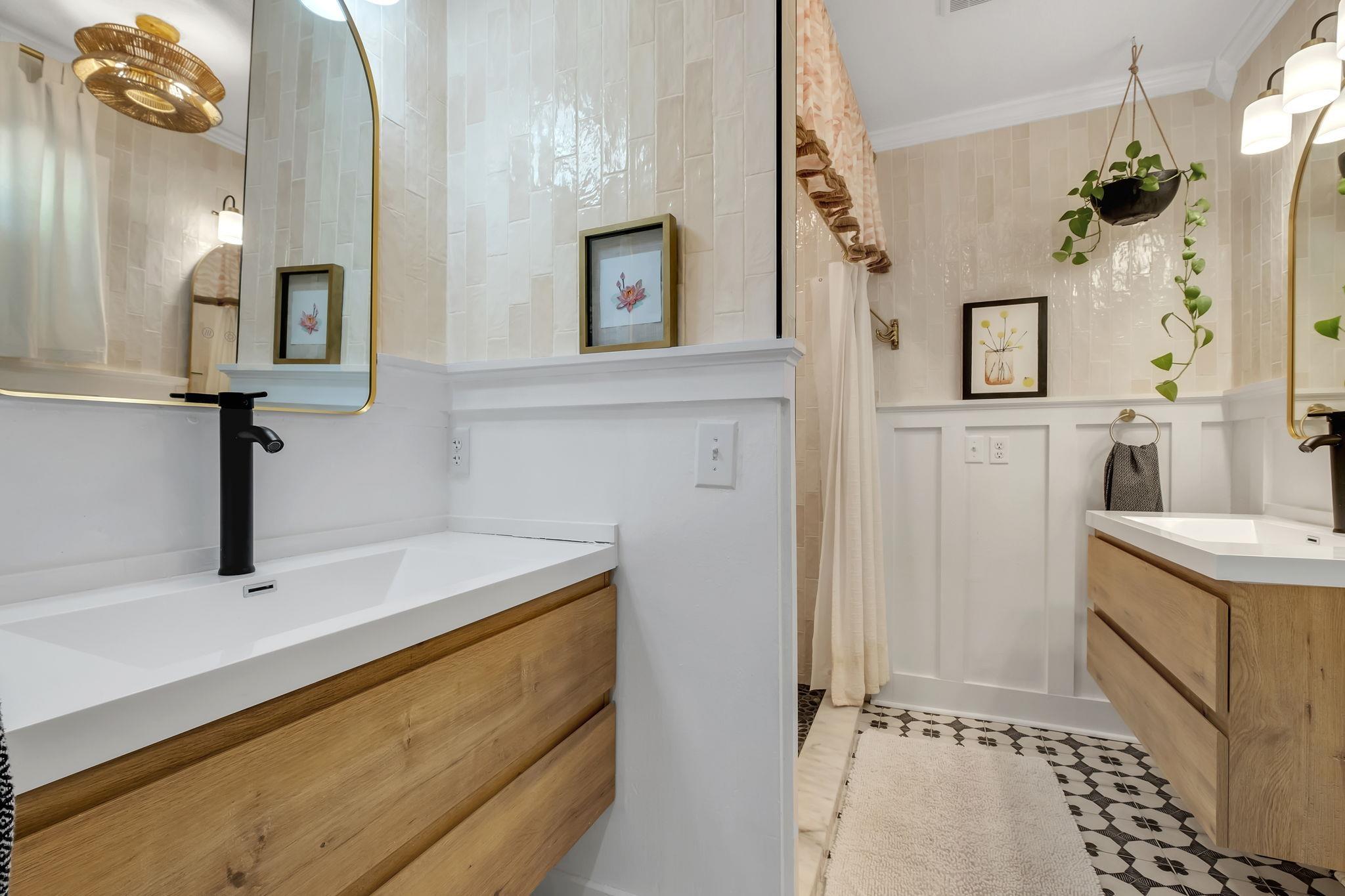 Tallahassee, Florida, 32308, United States, 4 Bedrooms Bedrooms, ,3 BathroomsBathrooms,Residential,For Sale,1965482