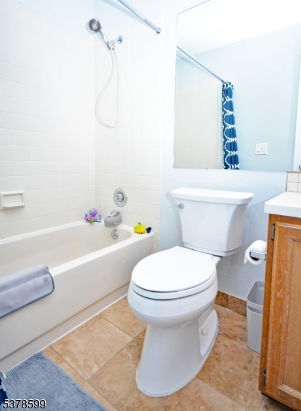 Bedminster Twp., New Jersey, 07921, United States, 3 Bedrooms Bedrooms, ,4 BathroomsBathrooms,Residential,For Sale,1989637