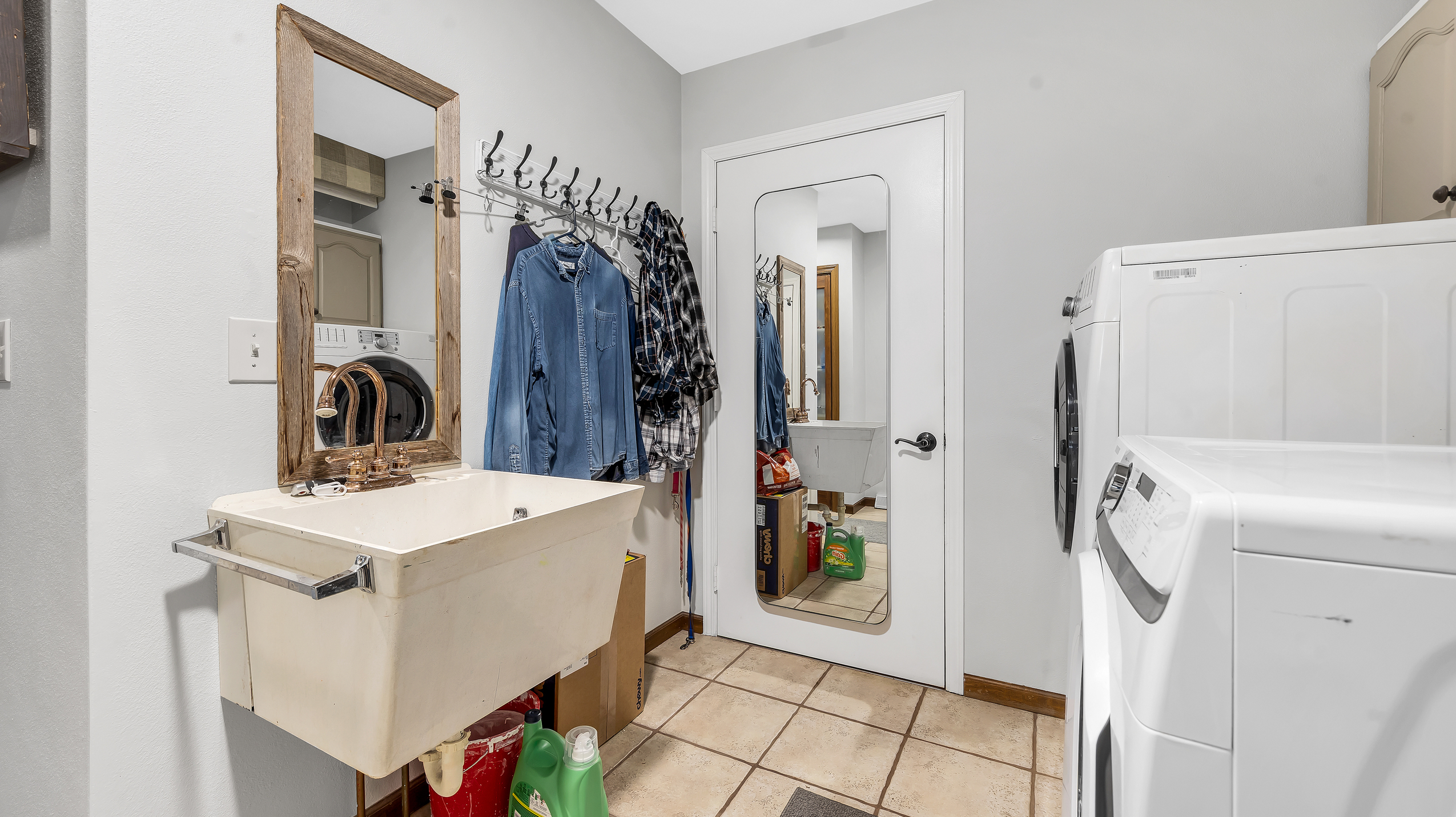 Waterloo, Illinois, 62298, United States, 3 Bedrooms Bedrooms, ,3 BathroomsBathrooms,Residential,For Sale,1986147