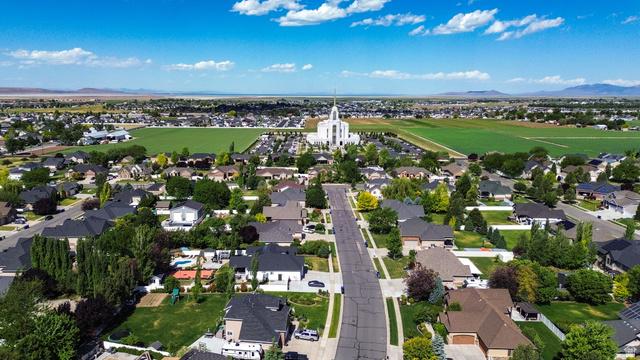 Syracuse, Utah, 84075, United States, 4 Bedrooms Bedrooms, ,3 BathroomsBathrooms,Residential,For Sale,2048883