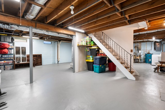 Shoreham, New York, 11786, United States, 5 Bedrooms Bedrooms, ,3 BathroomsBathrooms,Residential,For Sale,1990330