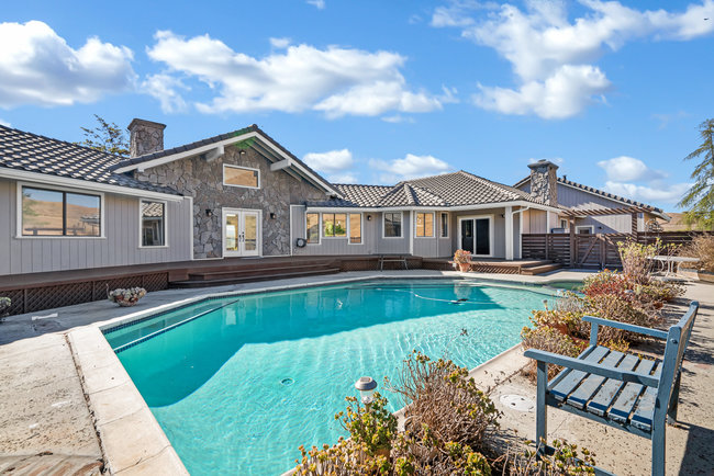 Tres Pinos, California, 95075, United States, 3 Bedrooms Bedrooms, ,3 BathroomsBathrooms,Residential,For Sale,1988626