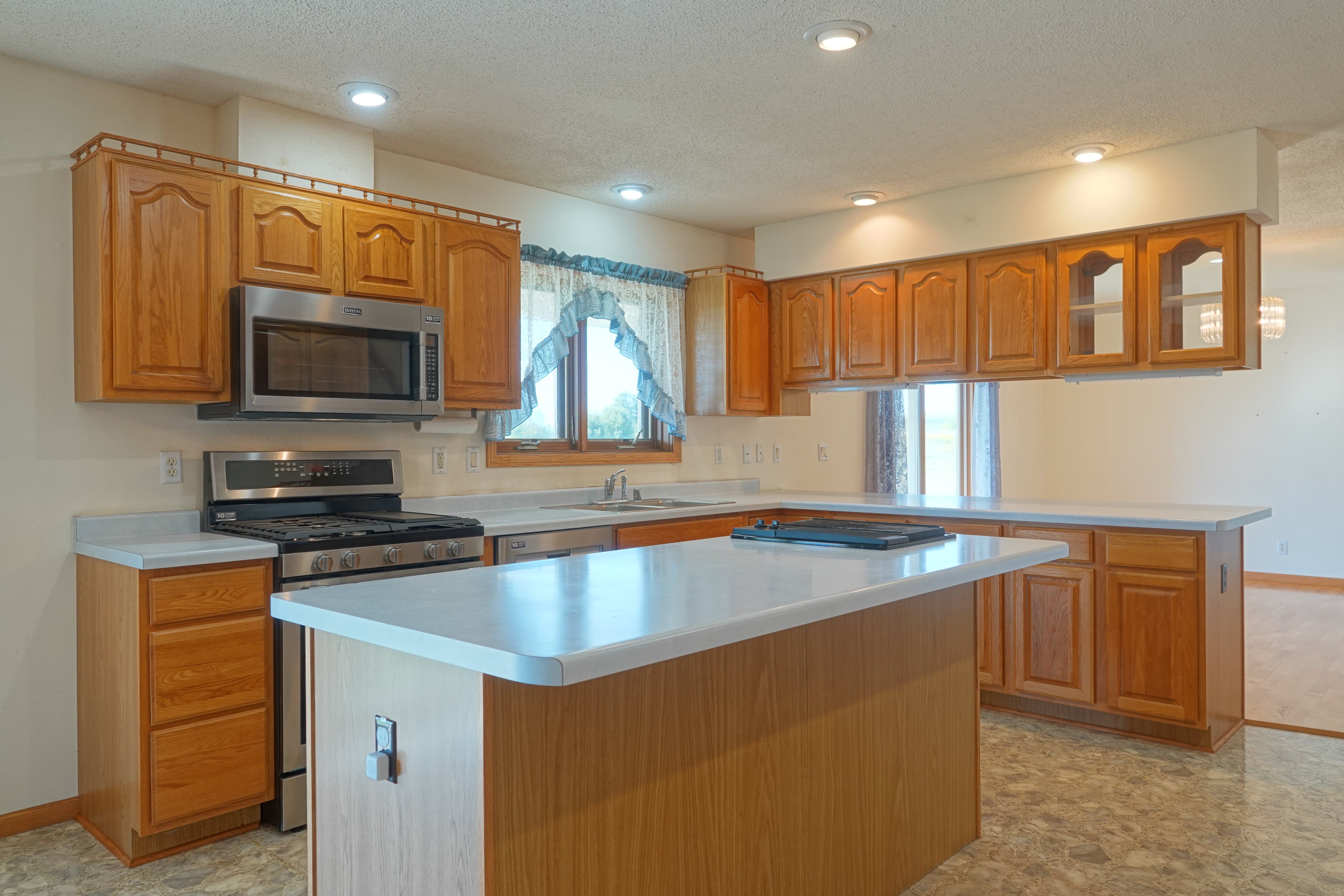 Abbotsford, Wisconsin, 54405, United States, 4 Bedrooms Bedrooms, ,4 BathroomsBathrooms,Residential,For Sale,1977625