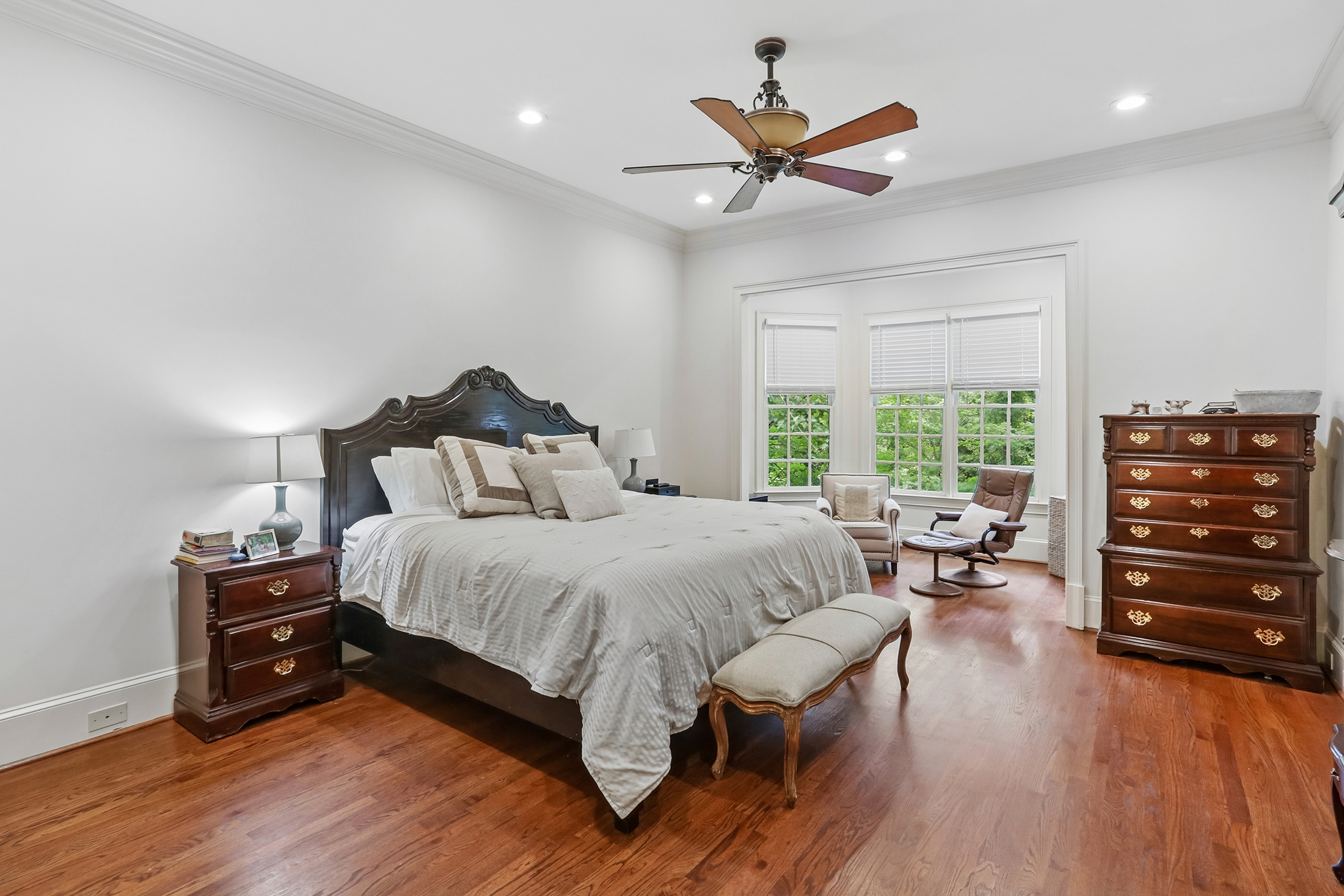  Stunning Brick Traditional in Sought-after Pine Hills - 物件實景