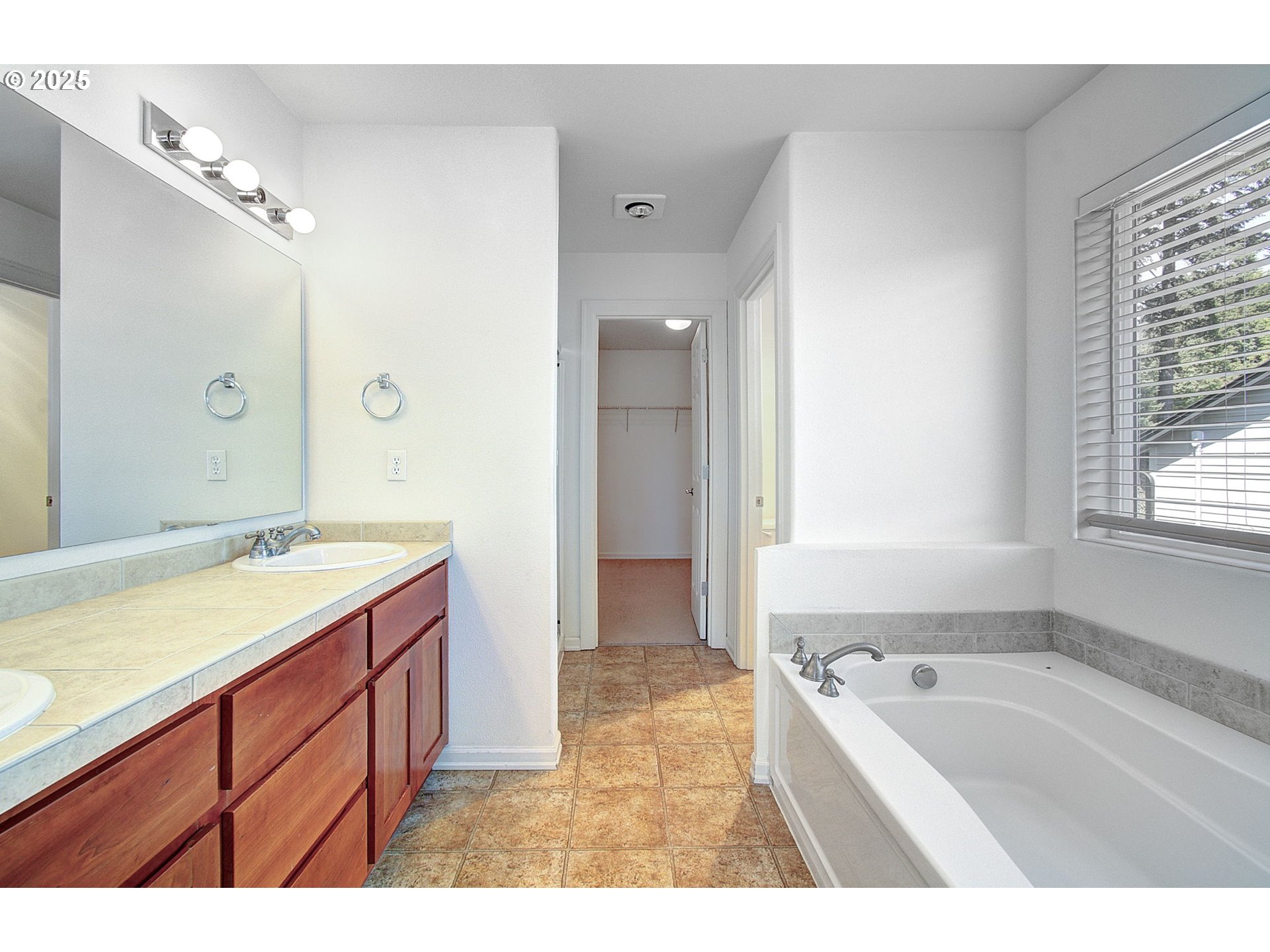 Washougal, Washington, 98671, United States, 3 Bedrooms Bedrooms, ,2 BathroomsBathrooms,Residential,For Sale,1890933