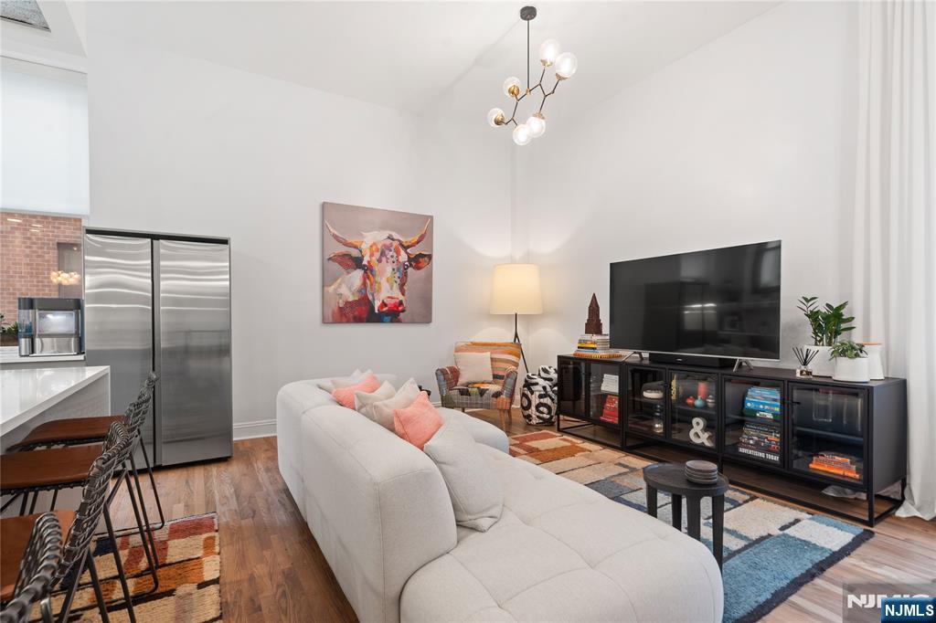 Jersey City, New Jersey, 07302, United States, 1 Bedroom Bedrooms, ,2 BathroomsBathrooms,Residential,For Sale,1950964