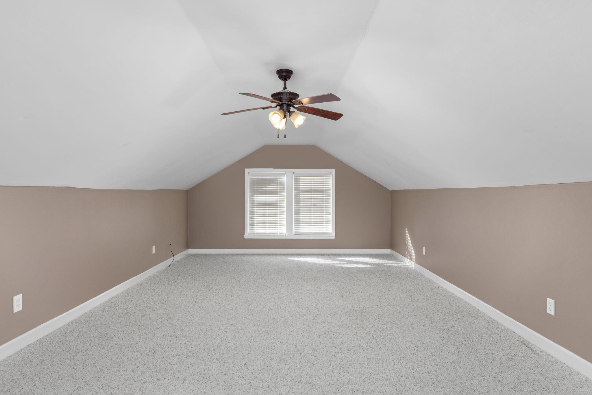 Belden, Mississippi, 38826, United States, 5 Bedrooms Bedrooms, ,4 BathroomsBathrooms,Residential,For Sale,2007757