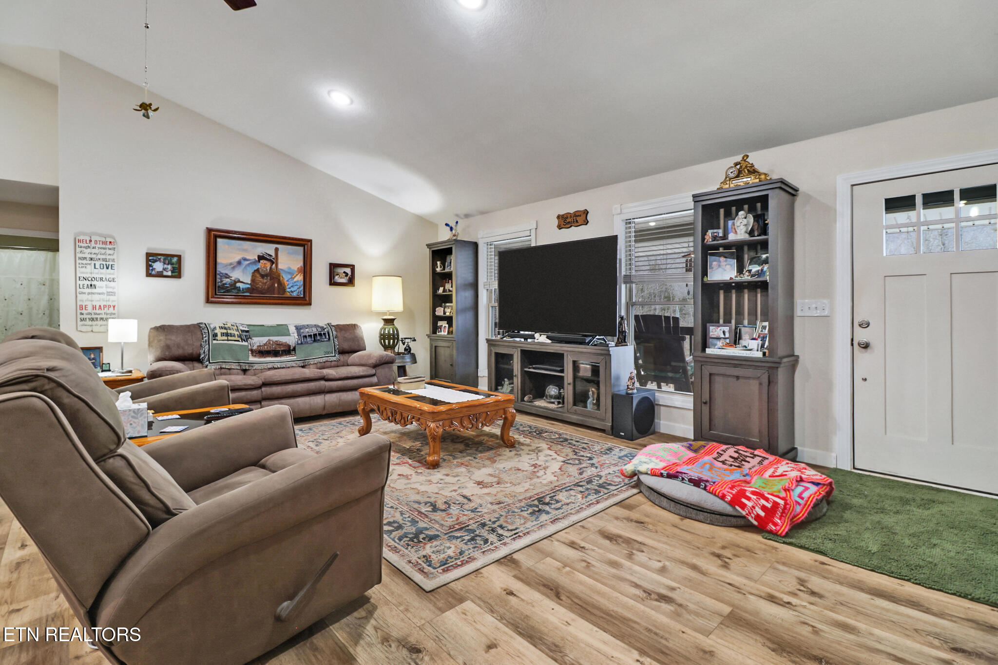 Jamestown, Tennessee, 38556, United States, 4 Bedrooms Bedrooms, ,3 BathroomsBathrooms,Residential,For Sale,2017691