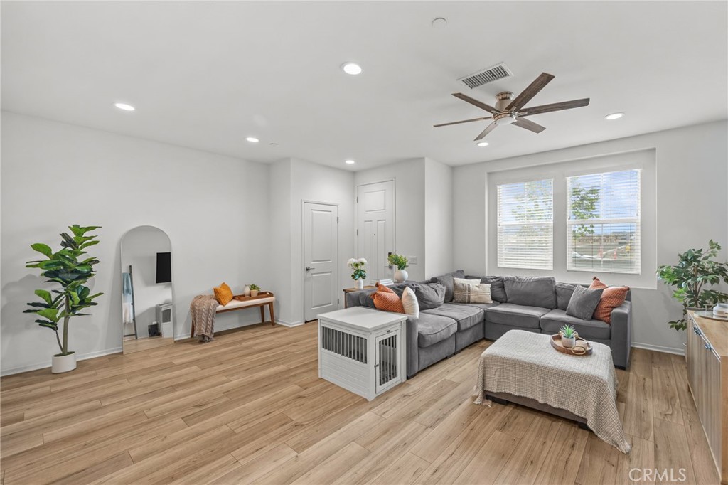 Chino, California, 91708, United States, 3 Bedrooms Bedrooms, ,3 BathroomsBathrooms,Residential,For Sale,2026423