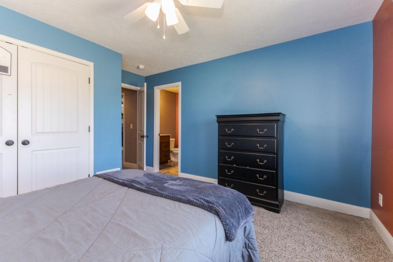Bloomington, Illinois, 61705, United States, 5 Bedrooms Bedrooms, ,5 BathroomsBathrooms,Residential,For Sale,1817687