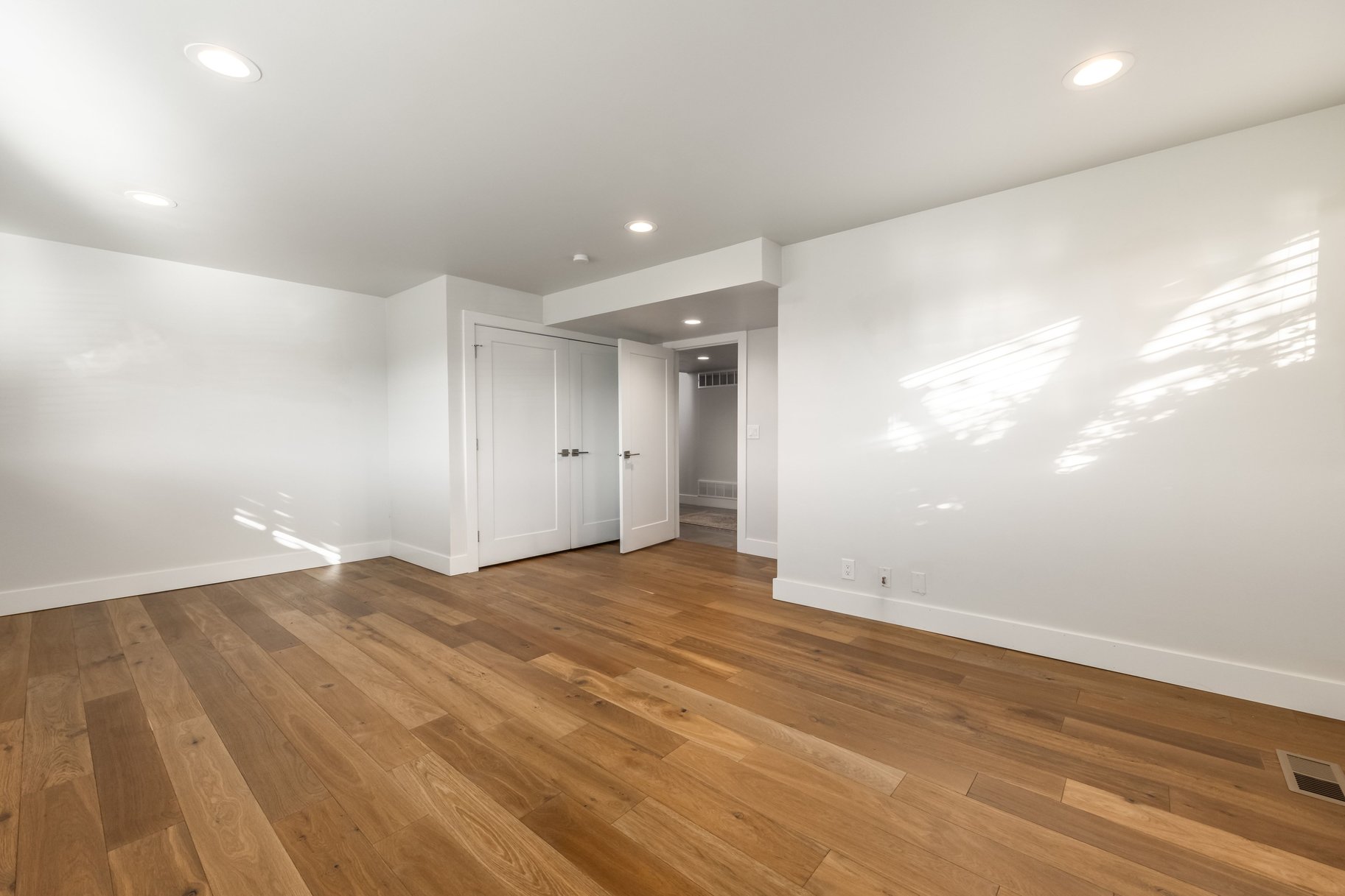  Stunning East Capitol Renovation - 物件實景