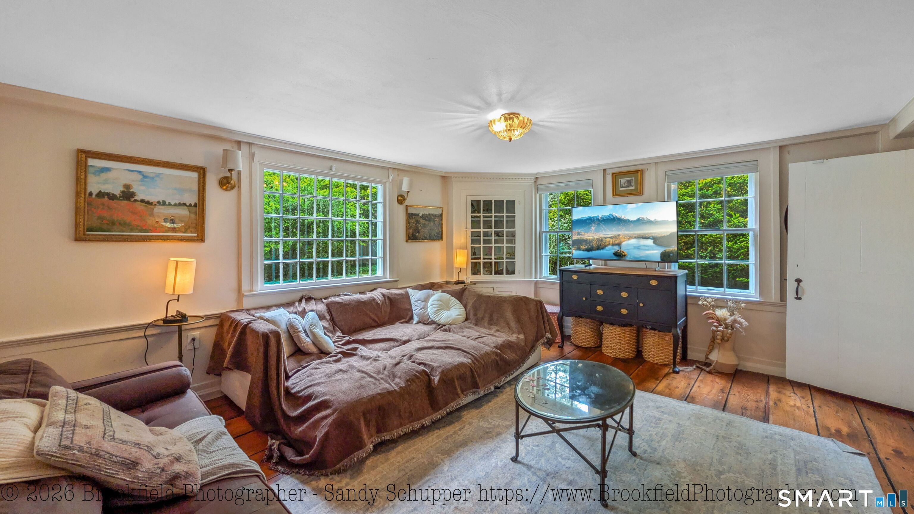 Southbury, Connecticut, 06488, United States, 3 Bedrooms Bedrooms, ,3 BathroomsBathrooms,Residential,For Sale,2048179
