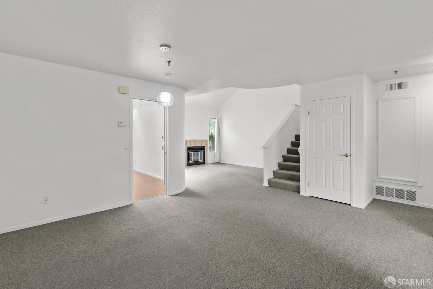 Daly City, California, 94014, United States, 2 Bedrooms Bedrooms, ,3 BathroomsBathrooms,Residential,For Sale,1938525