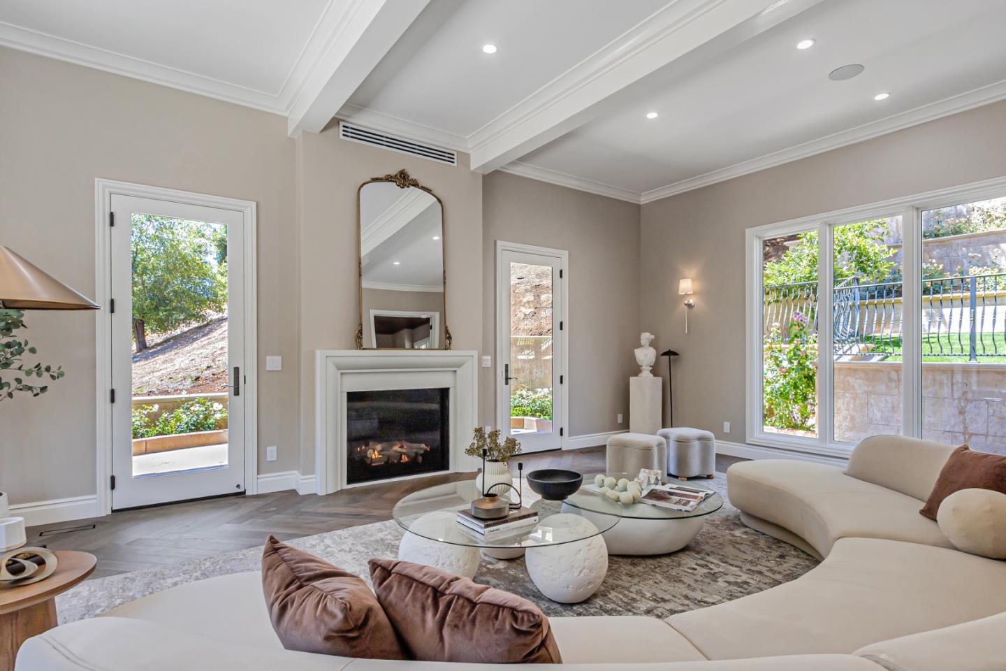 Los Gatos, California, 95032, United States, 8 Bedrooms Bedrooms, ,11 BathroomsBathrooms,Residential,For Sale,1855941