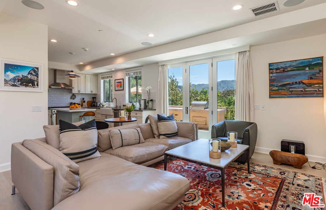 Calabasas, California, 91302, United States, 5 Bedrooms Bedrooms, ,4 BathroomsBathrooms,Residential,For Sale,1926275