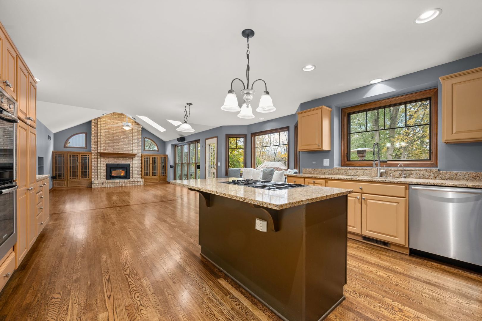 West Chicago, Illinois, 60185, United States, 4 Bedrooms Bedrooms, ,4 BathroomsBathrooms,Residential,For Sale,1991101