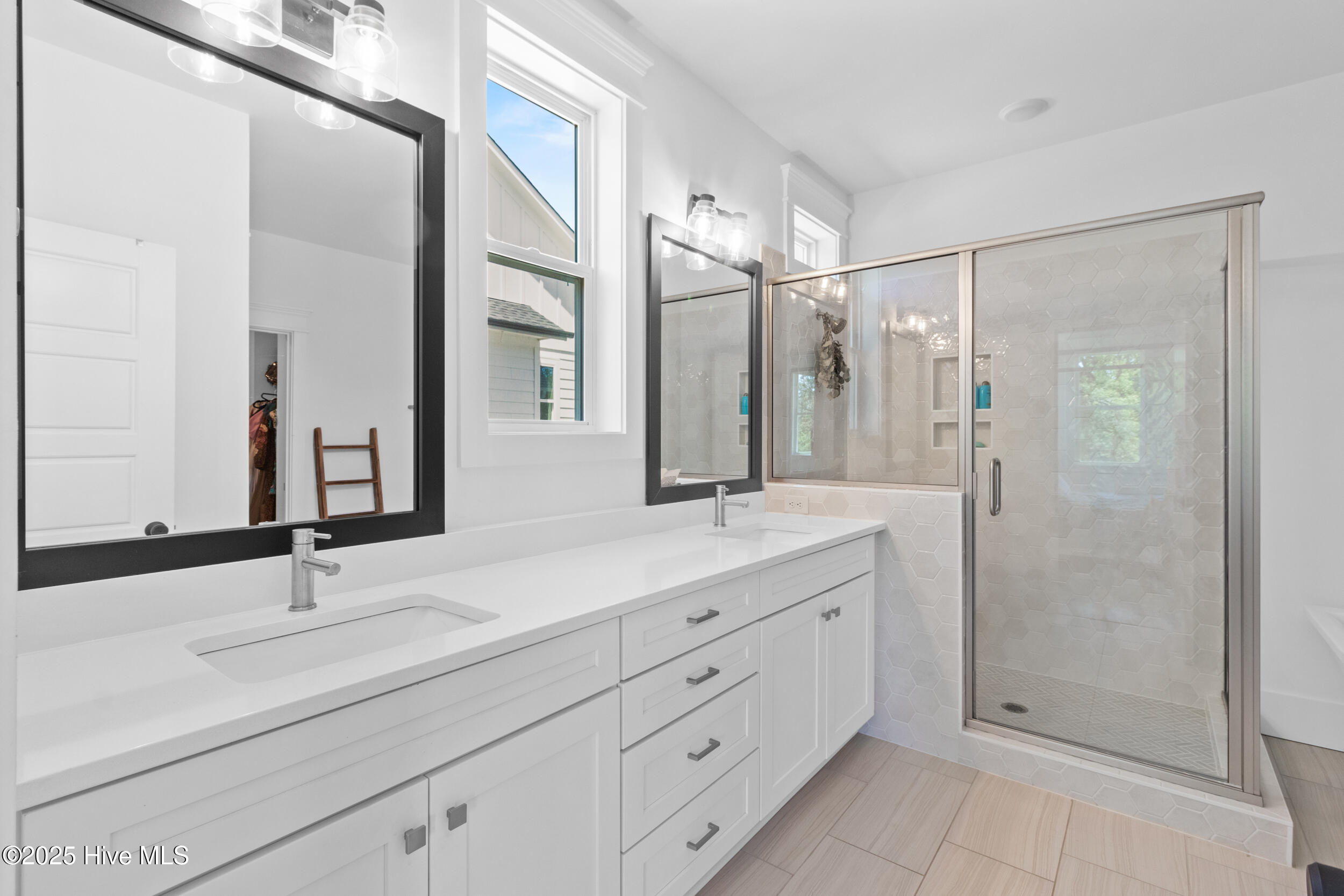 Wilmington, North Carolina, 28411, United States, 4 Bedrooms Bedrooms, ,4 BathroomsBathrooms,Residential,For Sale,1794780