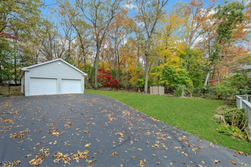 Wayne Twp., New Jersey, 07470, United States, 4 Bedrooms Bedrooms, ,4 BathroomsBathrooms,Residential,For Sale,1989007