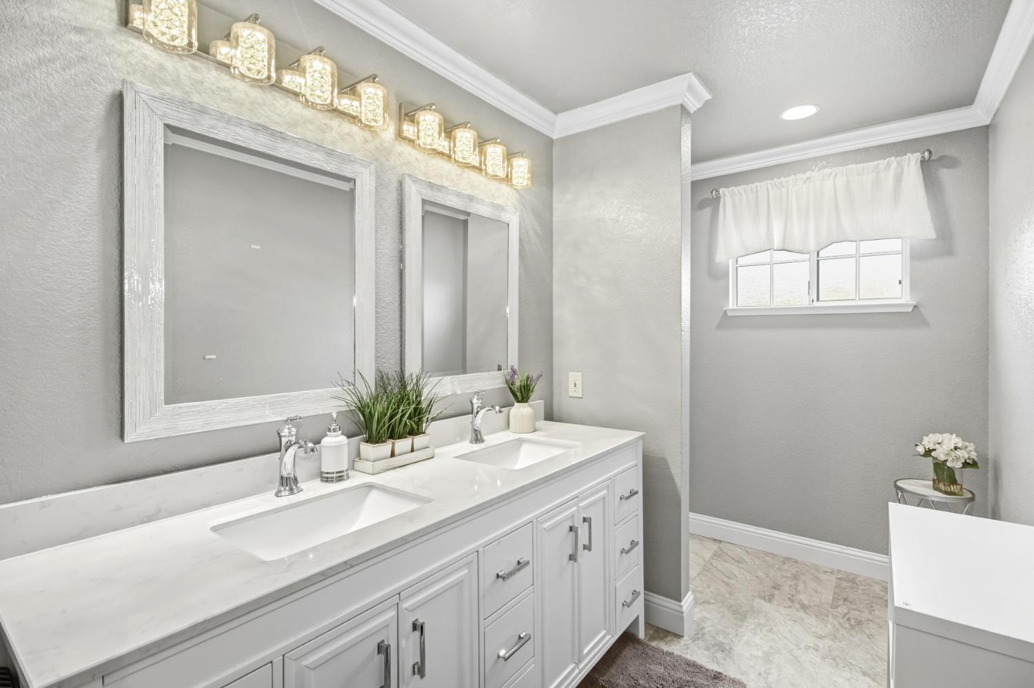 Elk Grove, California, 95624, United States, 4 Bedrooms Bedrooms, ,4 BathroomsBathrooms,Residential,For Sale,1987629