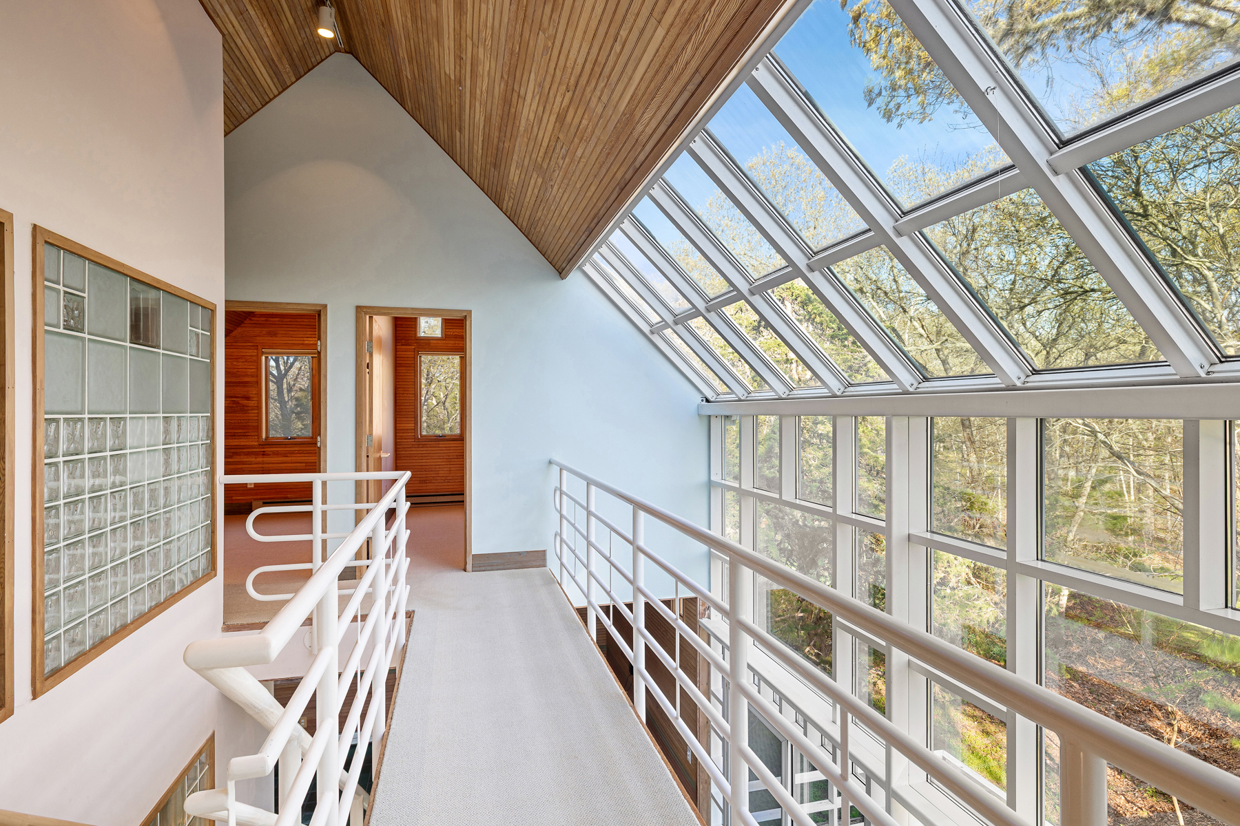  Treetop Modernism with Slocum River Views - 物件實景