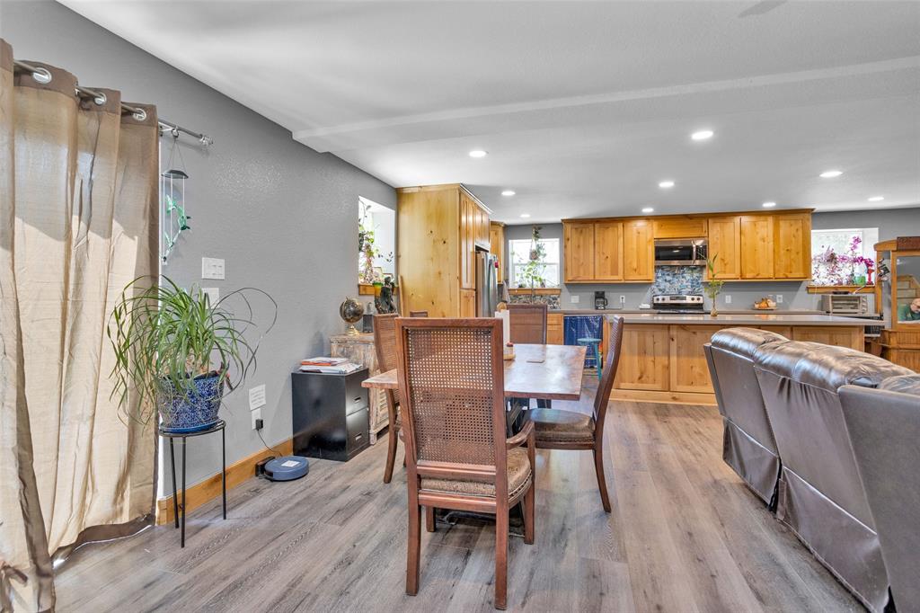 Conroe, Texas, 77302, United States, 4 Bedrooms Bedrooms, ,4 BathroomsBathrooms,Residential,For Sale,1981882