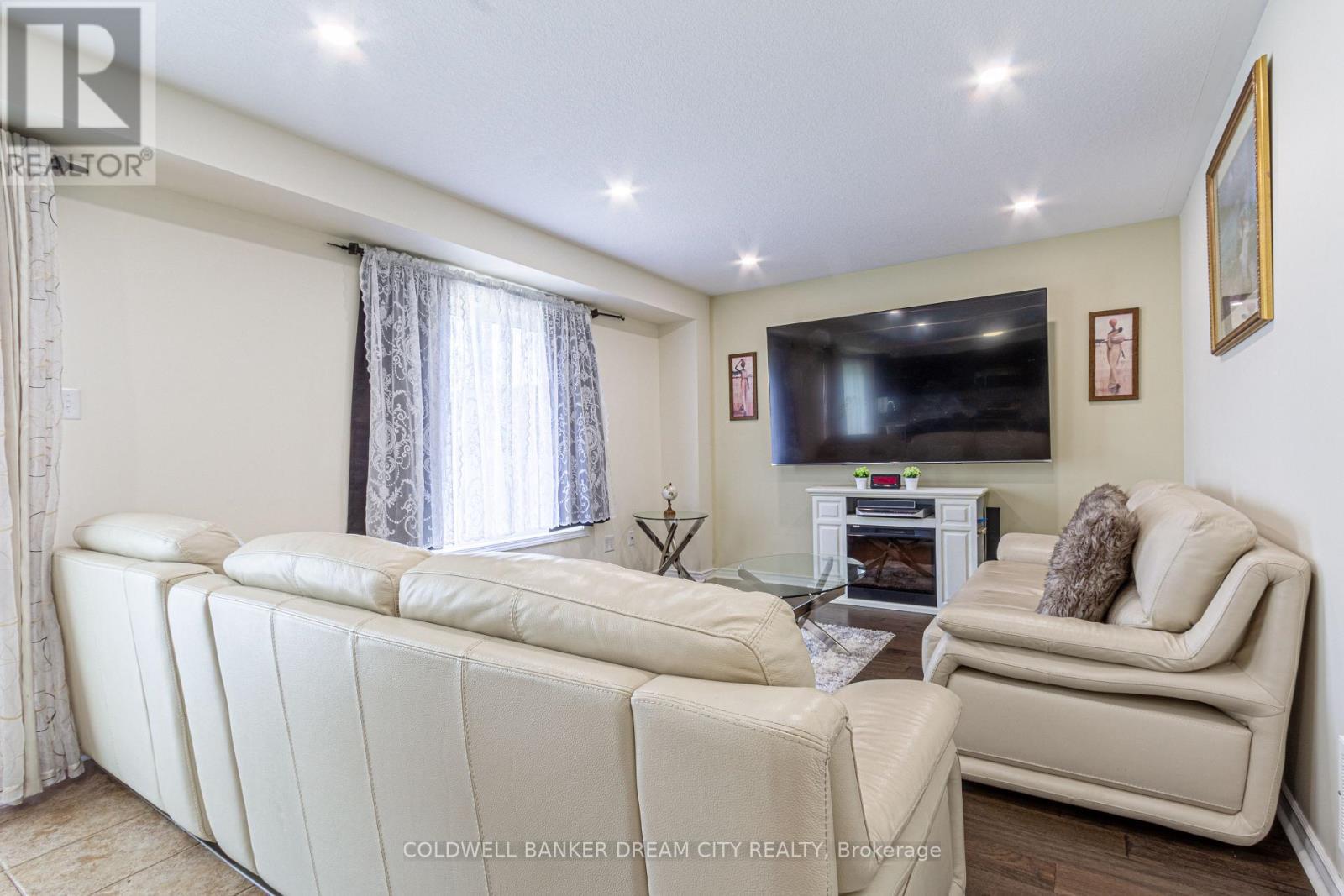 BRANTFORD, Ontario, N3T 0E6, CA, 3 Bedrooms Bedrooms, ,2 BathroomsBathrooms,Residential,For Sale,1903320