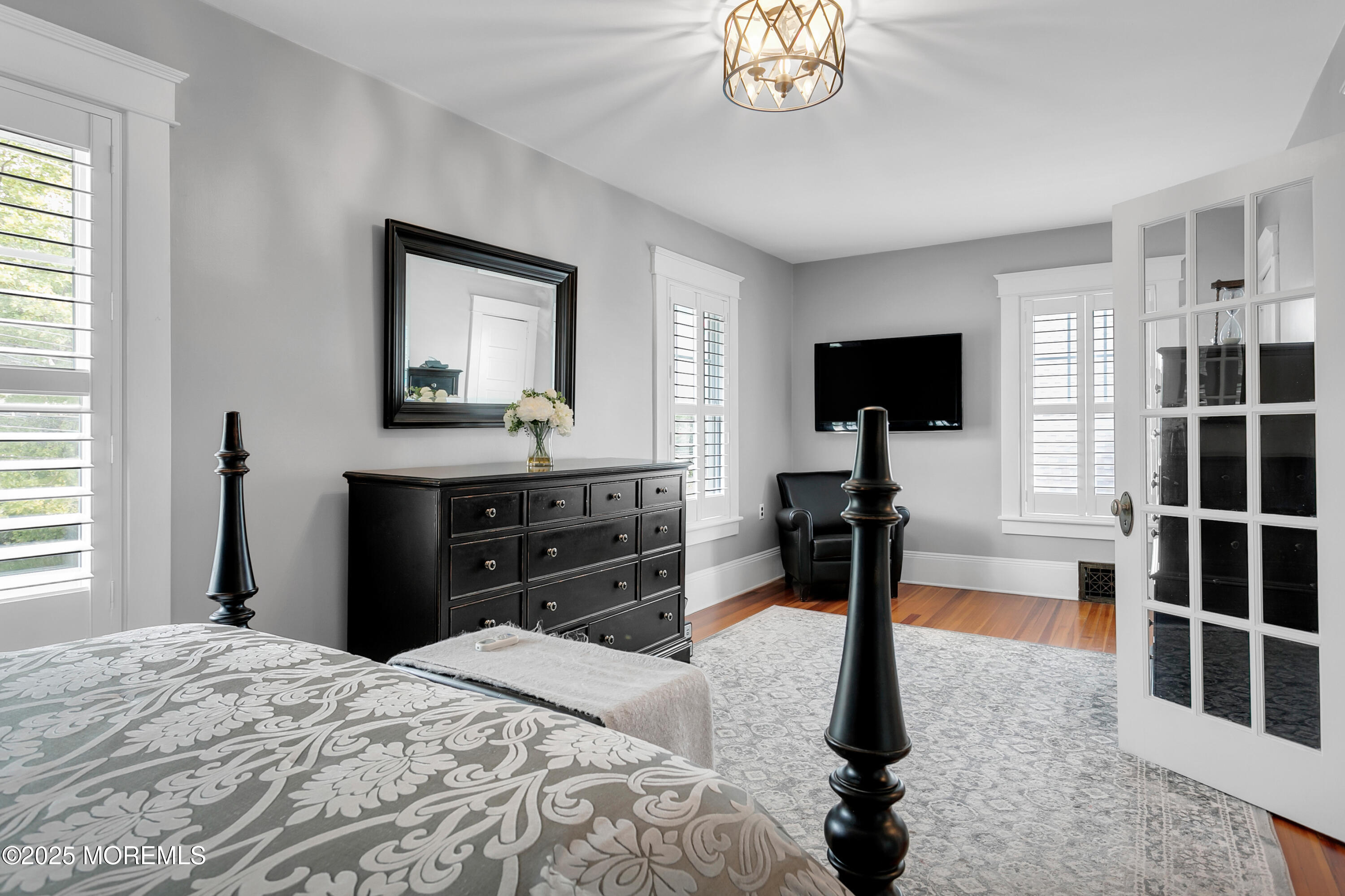 Red Bank, New Jersey, 07701, United States, 3 Bedrooms Bedrooms, ,2 BathroomsBathrooms,Residential,For Sale,1920551