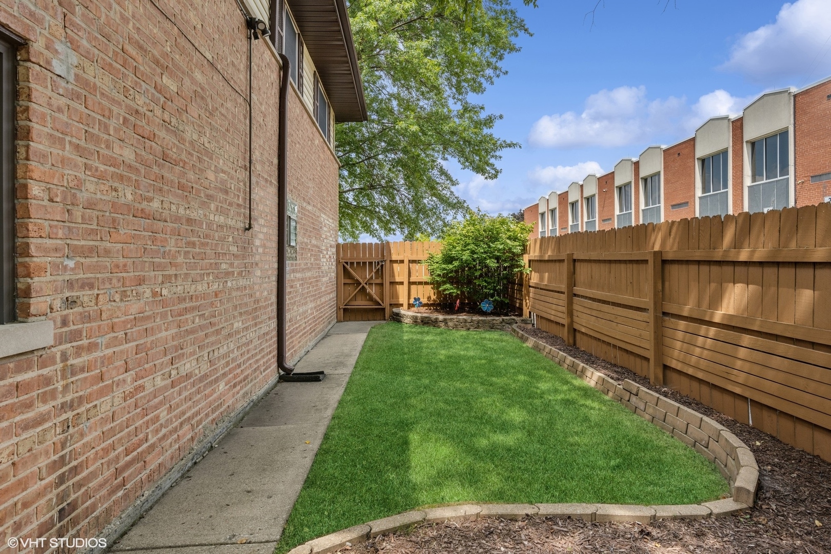 Oak Lawn, Illinois, 60453, United States, 5 Bedrooms Bedrooms, ,4 BathroomsBathrooms,Residential,For Sale,1932429