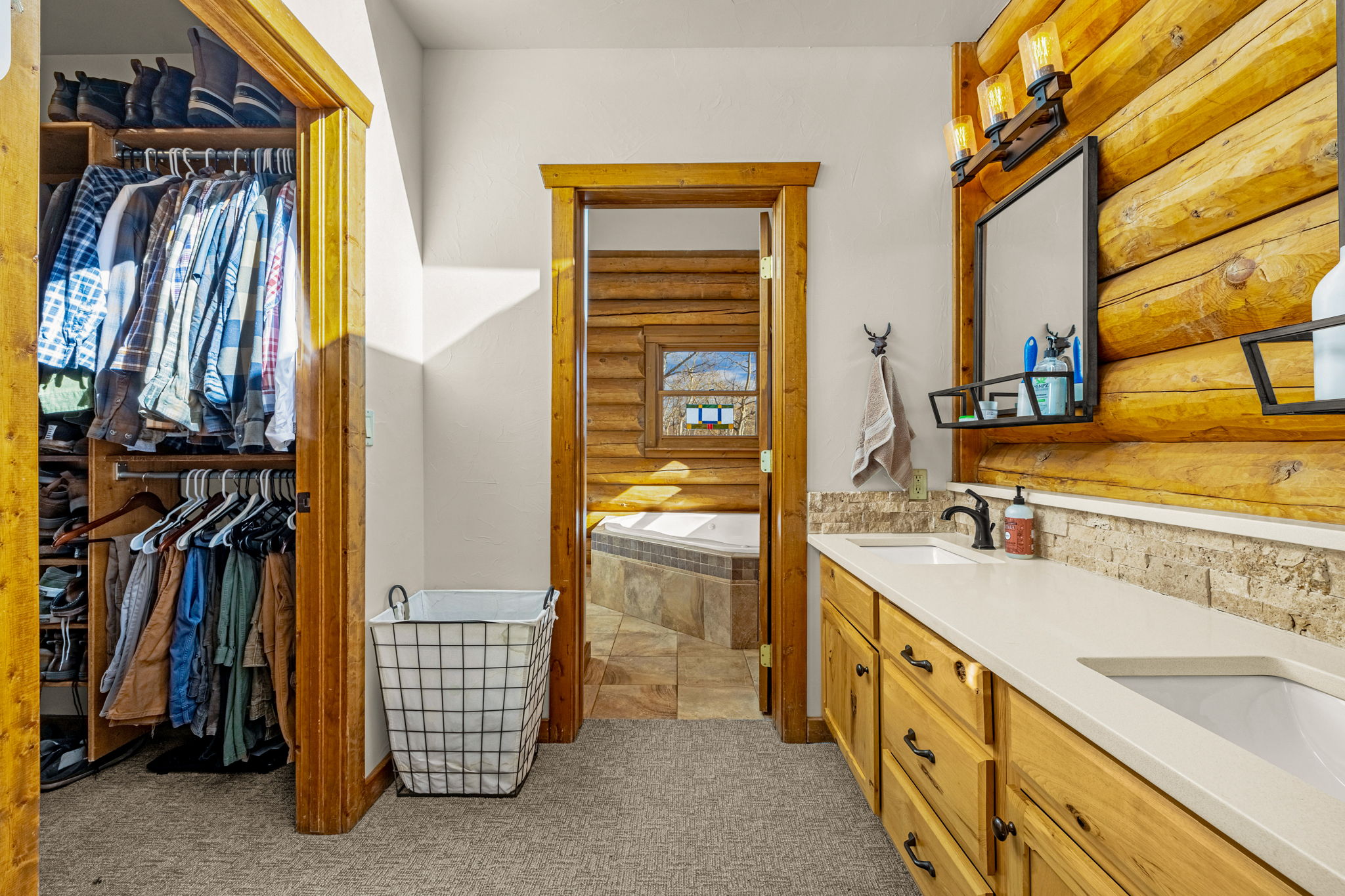 Cripple Creek, Colorado, 80813, United States, 3 Bedrooms Bedrooms, ,3 BathroomsBathrooms,Residential,For Sale,1997050