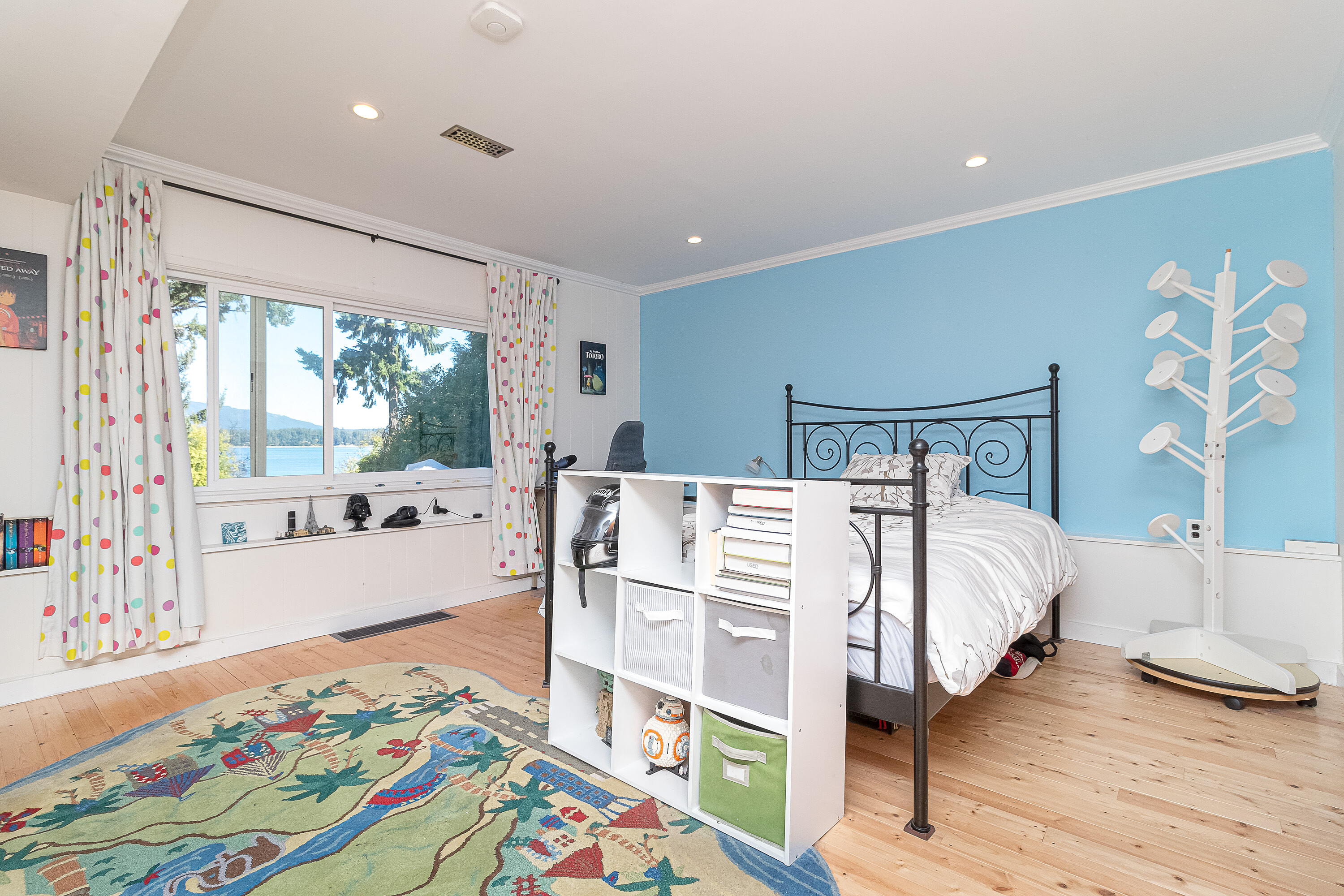  Prime Waterfront Home - 物件實景