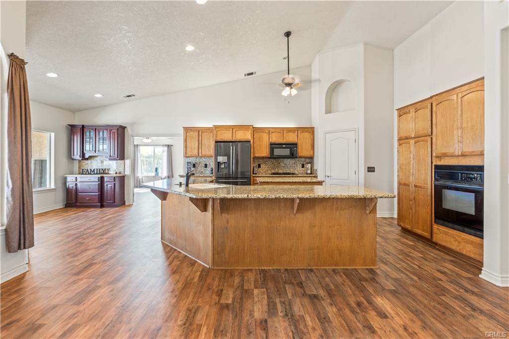 Phelan, California, 92371, United States, 5 Bedrooms Bedrooms, ,3 BathroomsBathrooms,Residential,For Sale,1924056