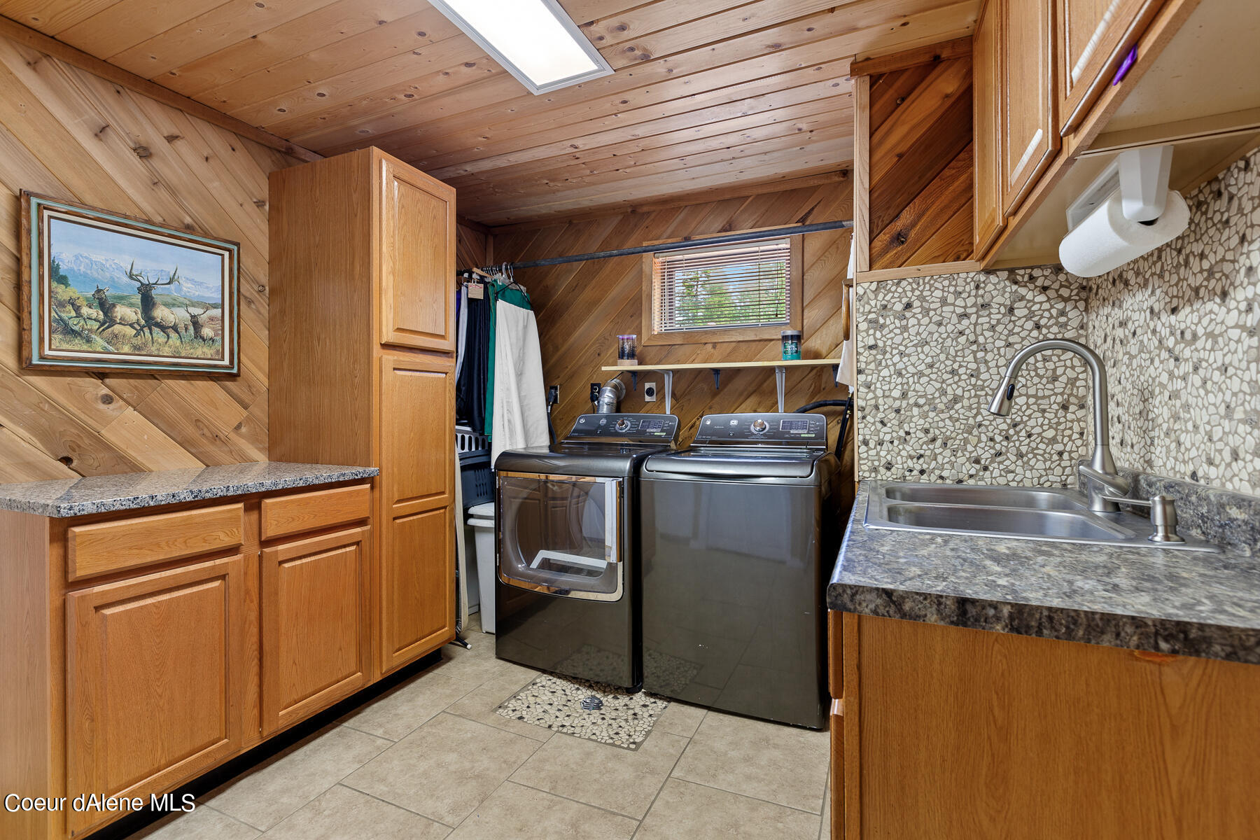 Coeur d'Alene, Idaho, 83814, United States, 4 Bedrooms Bedrooms, ,3 BathroomsBathrooms,Residential,For Sale,1974008