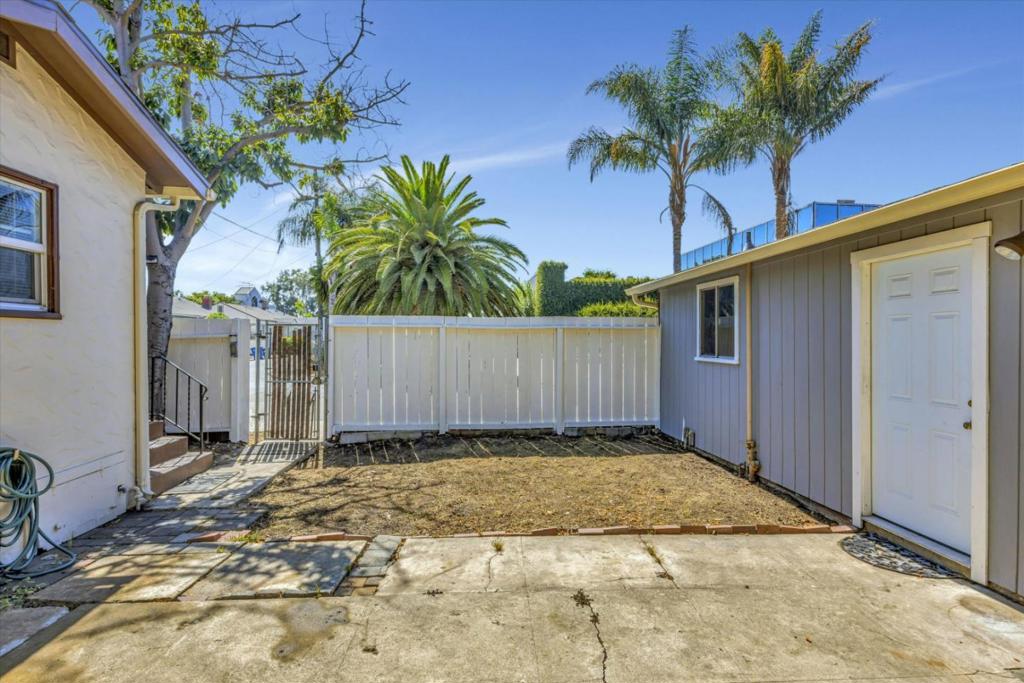 Hayward, California, 94541, United States, 2 Bedrooms Bedrooms, ,1 BathroomBathrooms,Residential,For Sale,1976609