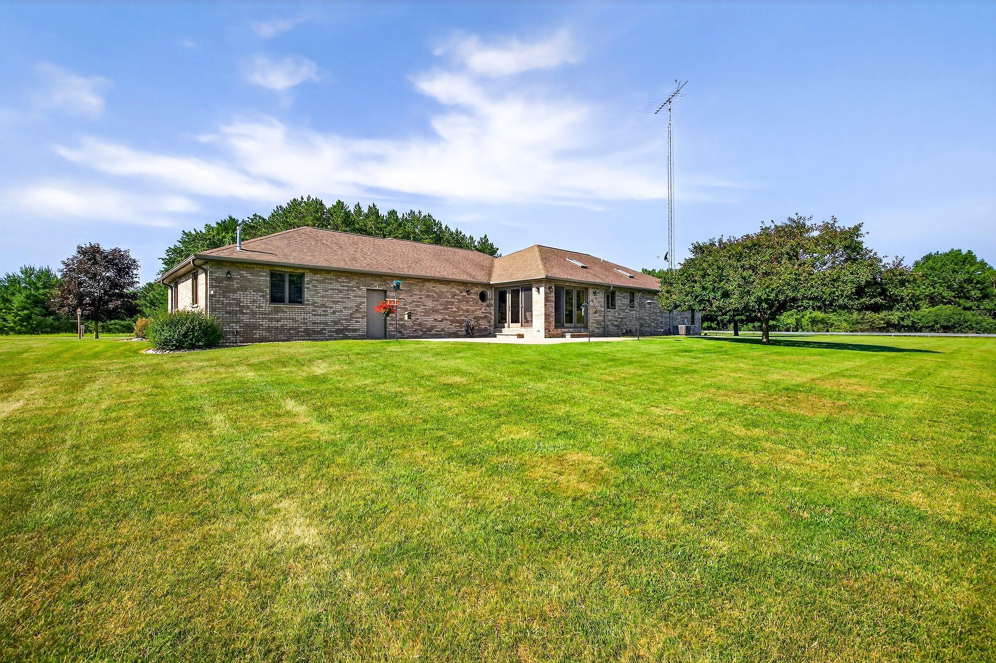 Redgranite, Wisconsin, 54970, United States, 3 Bedrooms Bedrooms, ,3 BathroomsBathrooms,Residential,For Sale,1982577