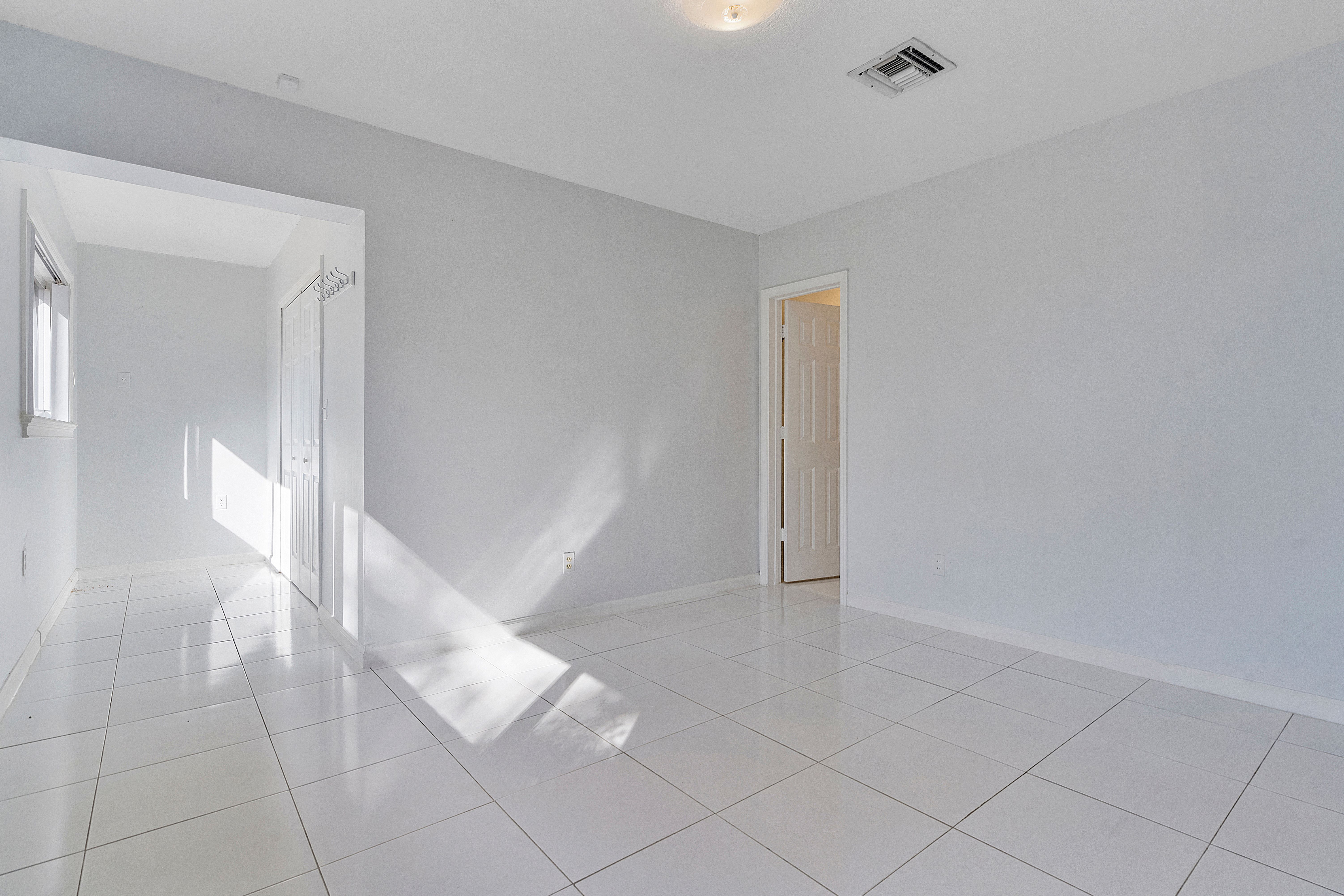  2475 NE 214th St, Aventura, FL, 33180 - 物件實景