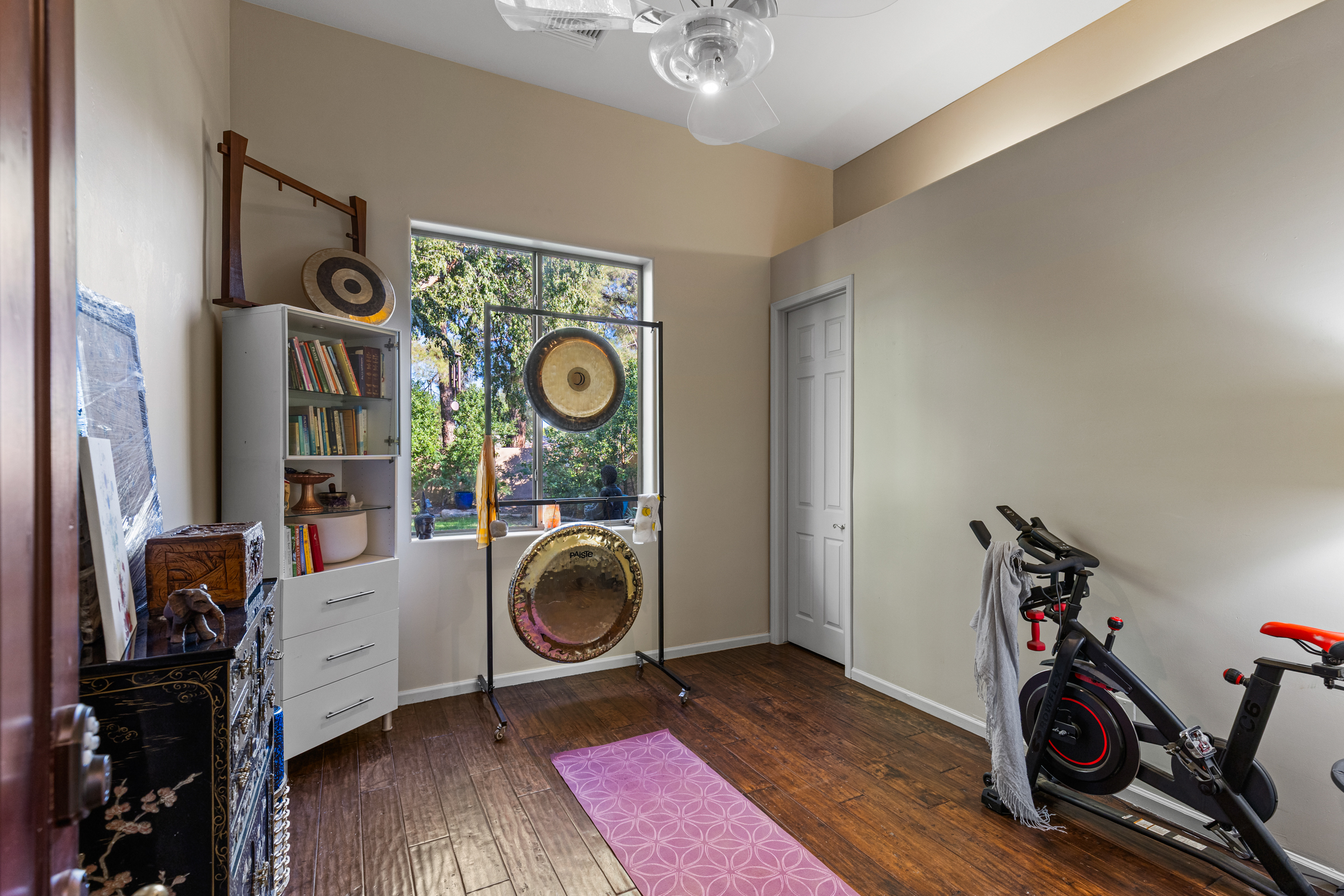 Tempe, Arizona, 85284, United States, 5 Bedrooms Bedrooms, ,3 BathroomsBathrooms,Residential,For Sale,1989924