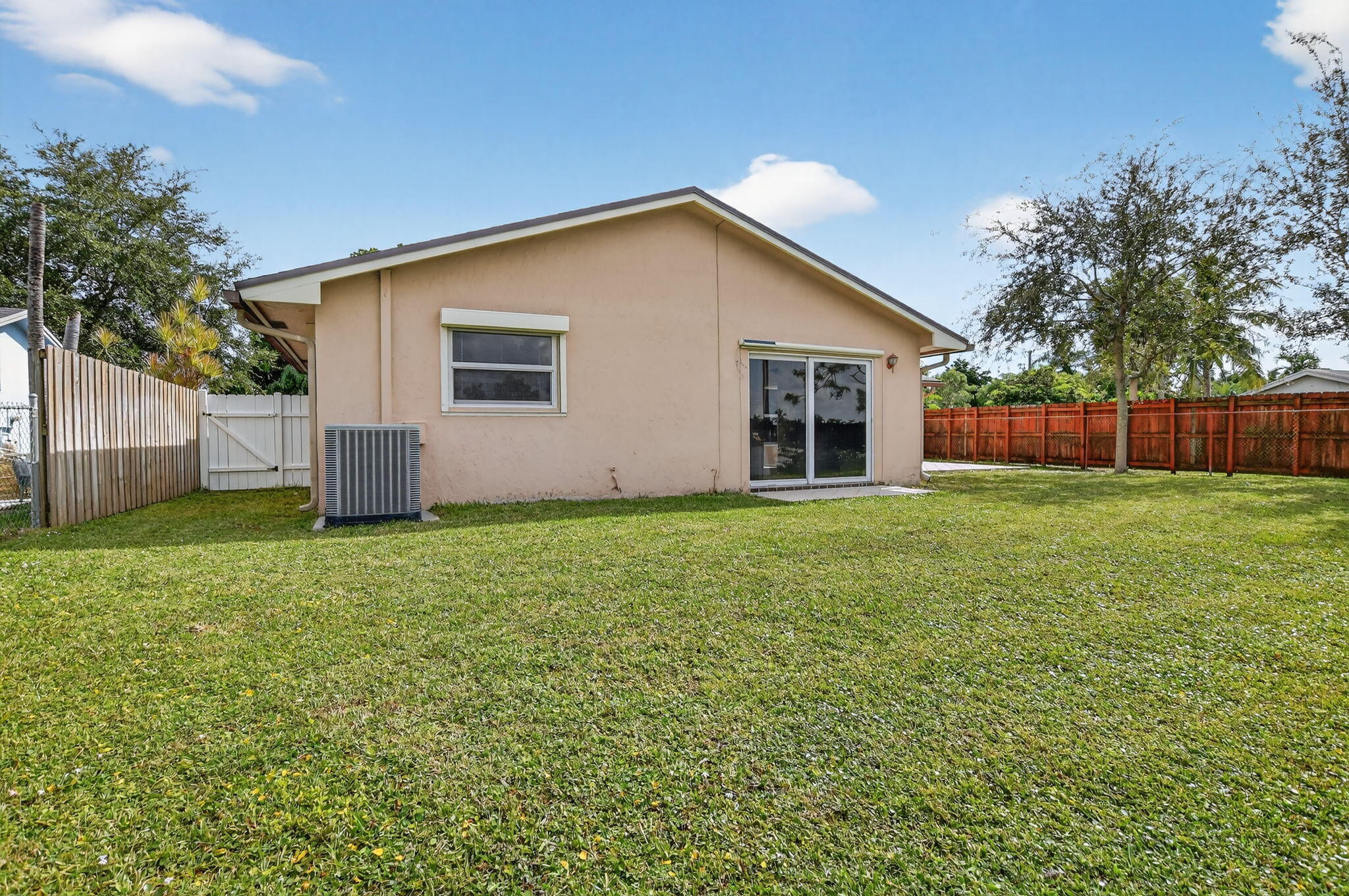 Deerfield Beach, Florida, 33442, United States, 3 Bedrooms Bedrooms, ,2 BathroomsBathrooms,Residential,For Sale,1989496