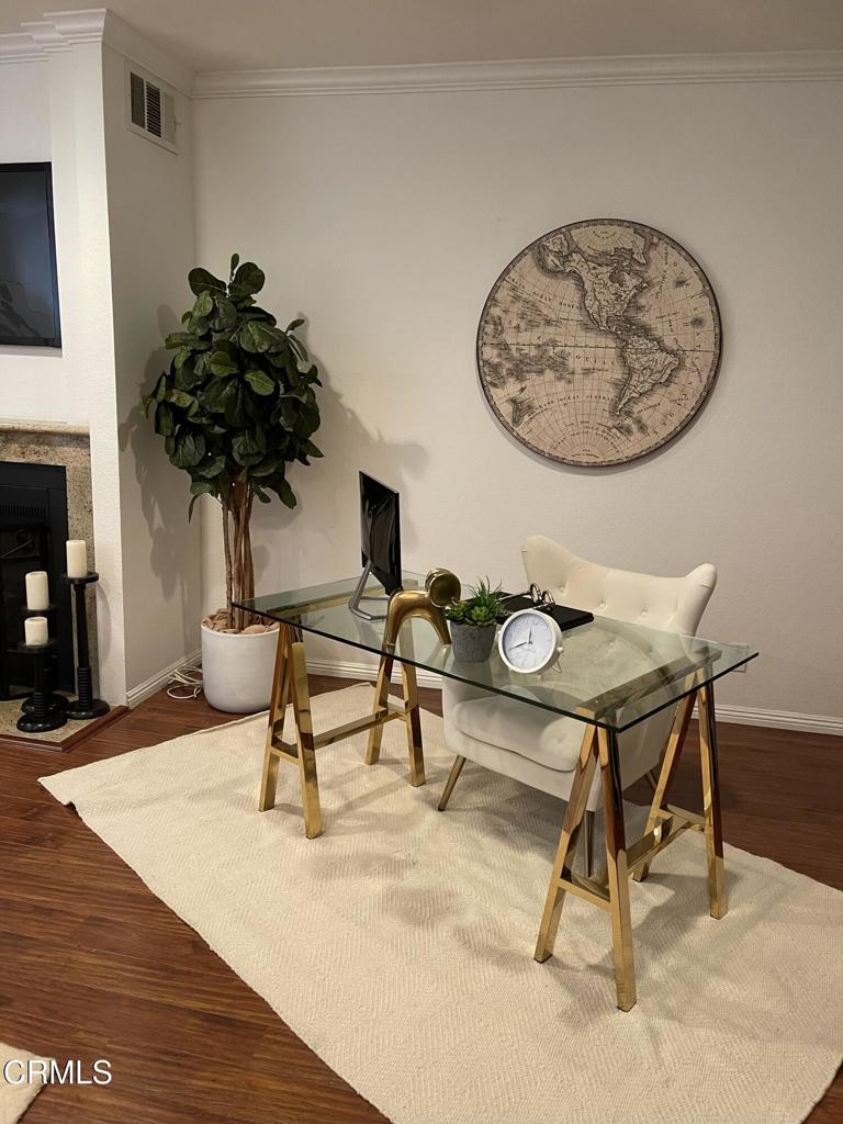 Pasadena, California, 91106, United States, 2 Bedrooms Bedrooms, ,3 BathroomsBathrooms,Residential,For Sale,1989183