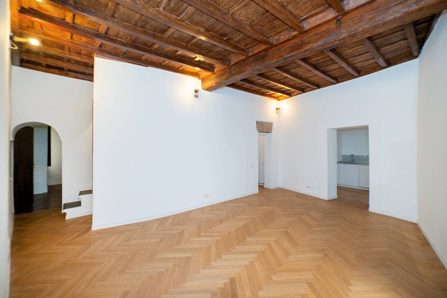 Roma, Roma, 00100, IT, 2 Bedrooms Bedrooms, ,1 BathroomBathrooms,Residential,For Sale,1695374