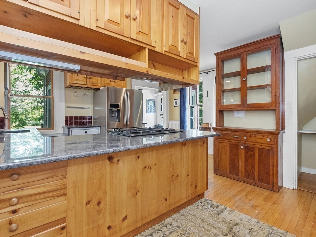 Waltham, Massachusetts, 02453, United States, 6 Bedrooms Bedrooms, ,3 BathroomsBathrooms,Residential,For Sale,1892222