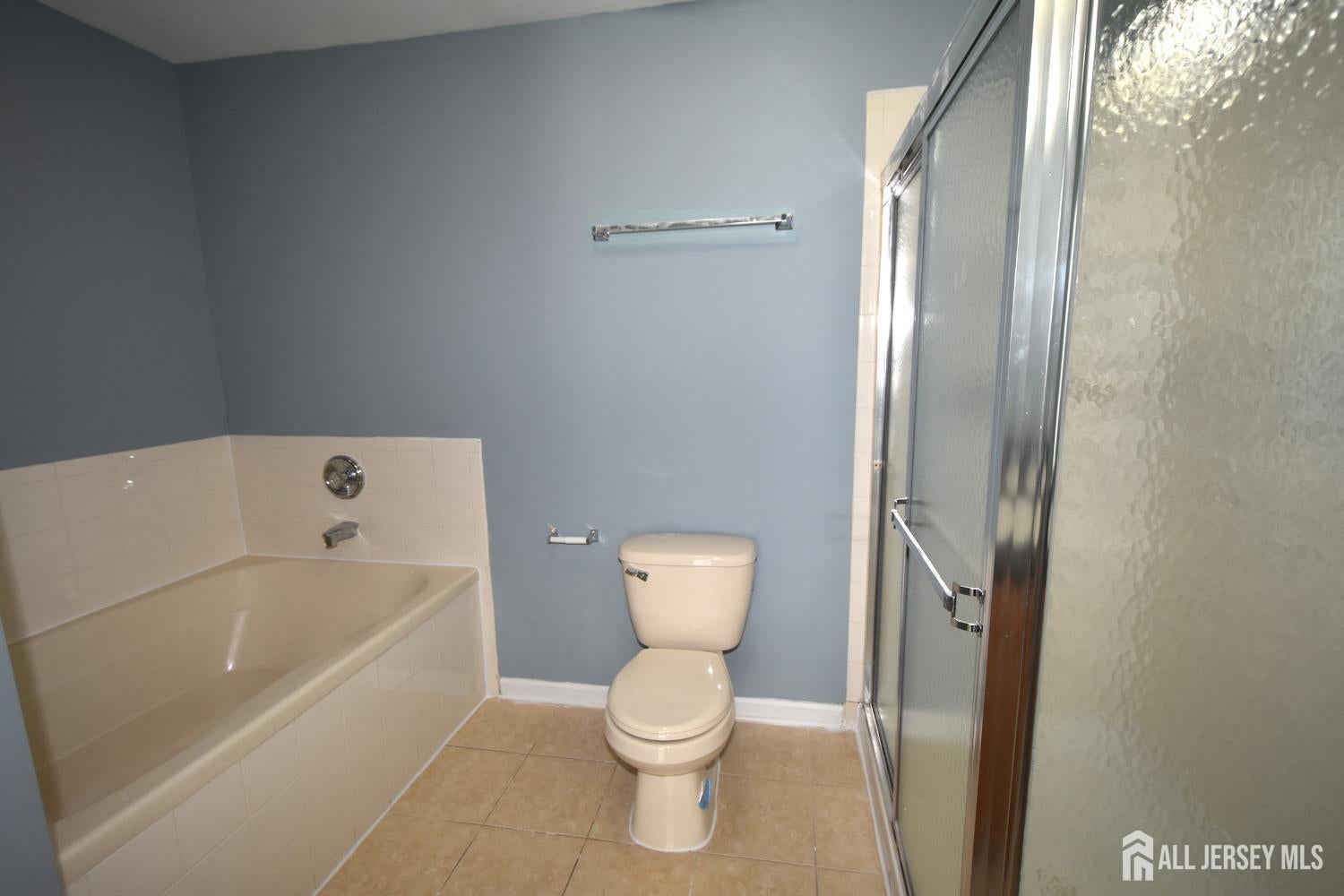 North Brunswick, New Jersey, 08902, United States, 3 Bedrooms Bedrooms, ,3 BathroomsBathrooms,Residential,For Sale,1992590