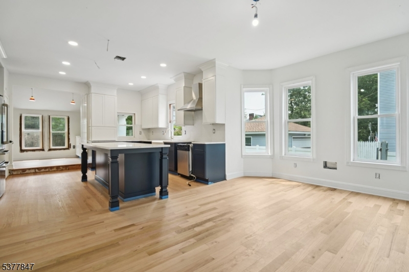 City Of Orange Twp., New Jersey, 07050, United States, 4 Bedrooms Bedrooms, ,5 BathroomsBathrooms,Residential,For Sale,1916773