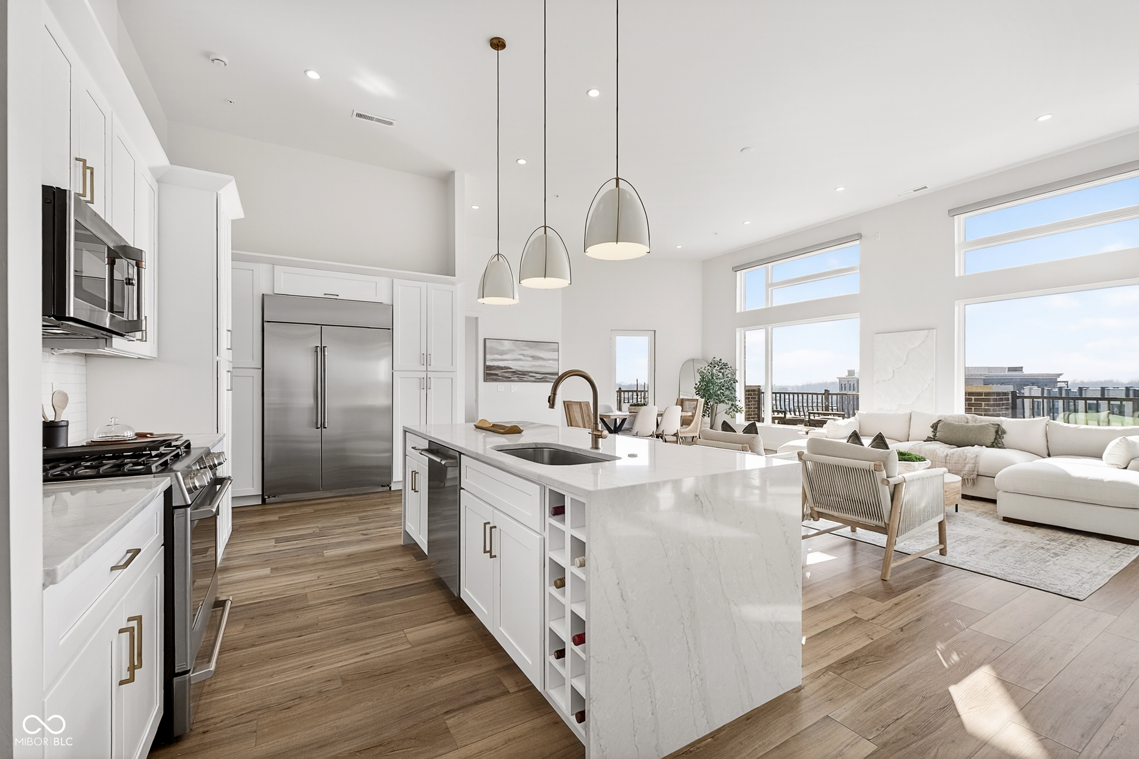 Carmel, Indiana, 46032, United States, 2 Bedrooms Bedrooms, ,3 BathroomsBathrooms,Residential,For Sale,1981116