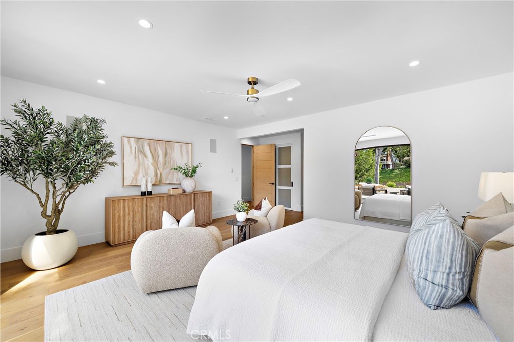 Newport Beach, California, 92660, United States, 4 Bedrooms Bedrooms, ,5 BathroomsBathrooms,Residential,For Sale,1942289