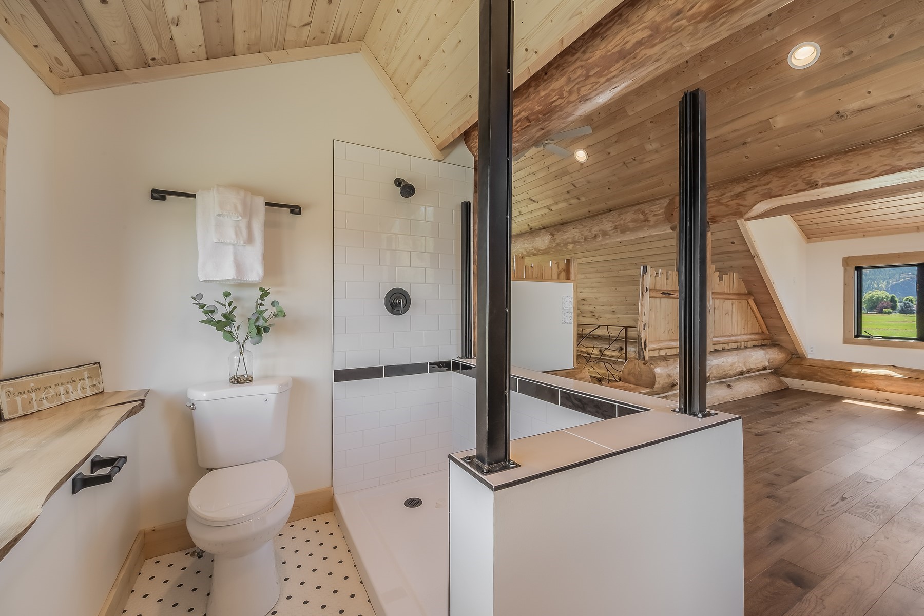 Artistic Log Home, Stunning Mountain Views - 物件實景