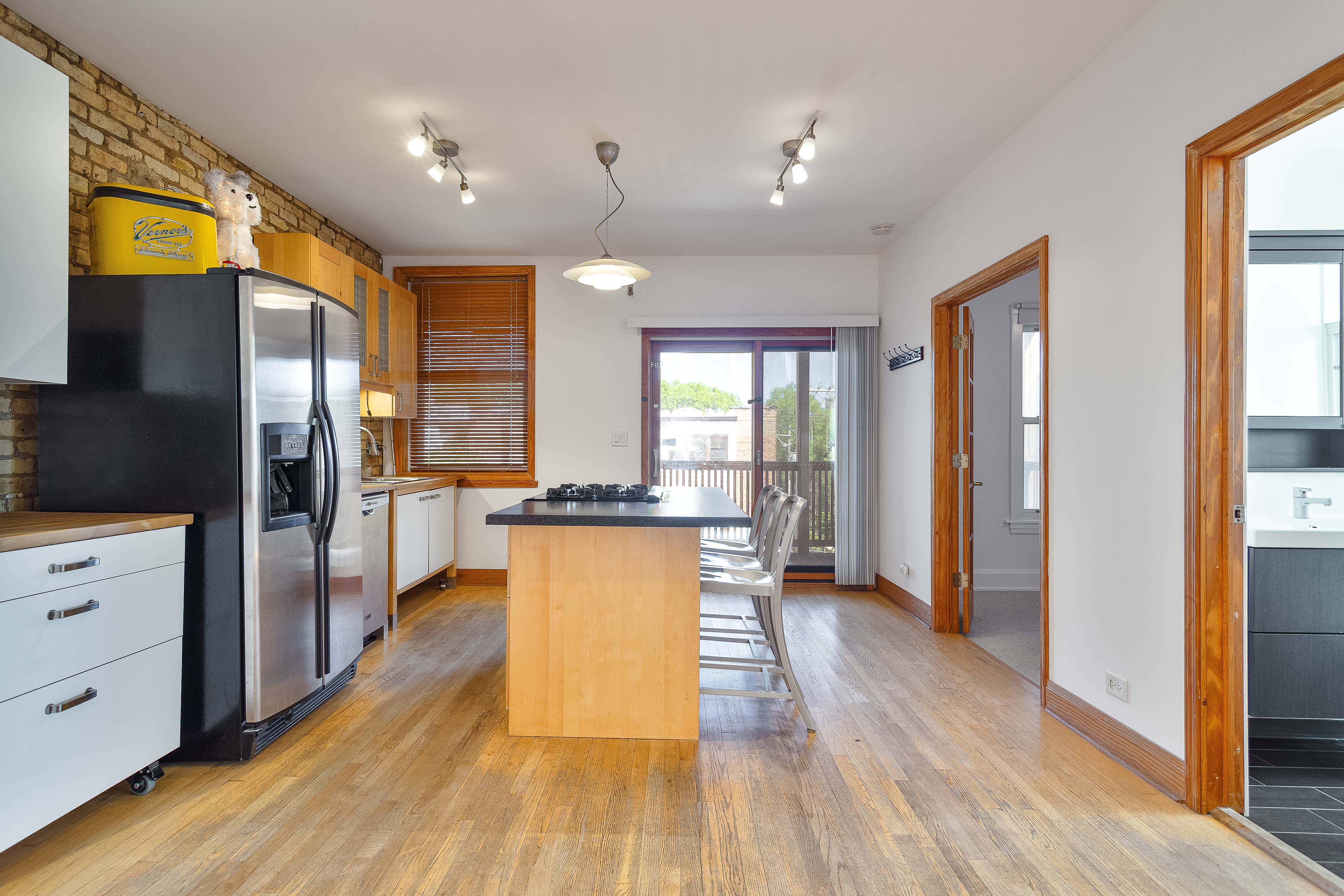  This Home Delivers Privacy, Volume, and Timeless Vintage Character - 物件實景